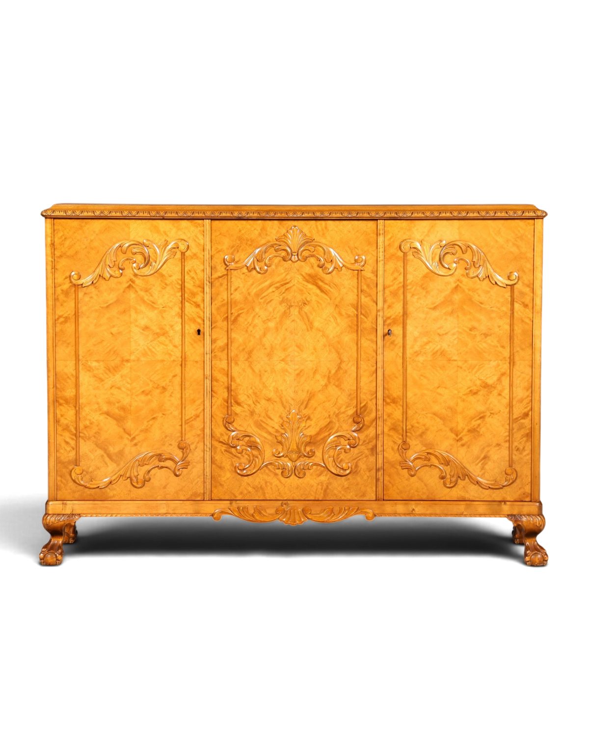 Hauptstadt Möblerei Chippendale Highboard aus massivem Holz mit aufwendigen Schnitzereien im Barock Stil