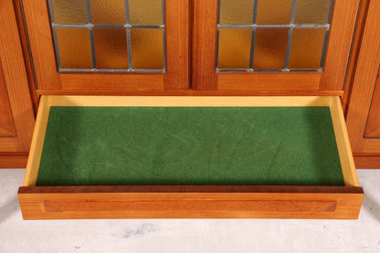 Traumhaftes Mid Century Sideboard Danish Design Vitrine Kommode Made in Norway Nussbaum Schrank Highboard