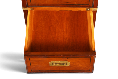Hauptstadt Möblerei maritimer Military Chest Schreibtisch mit offener Holzschublade und Messingbeschlägen