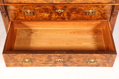 Traumhafte Gründerzeit Kommode Louis Philippe Nussbaum Sideboard um 1880 Antik Schubladenkommode