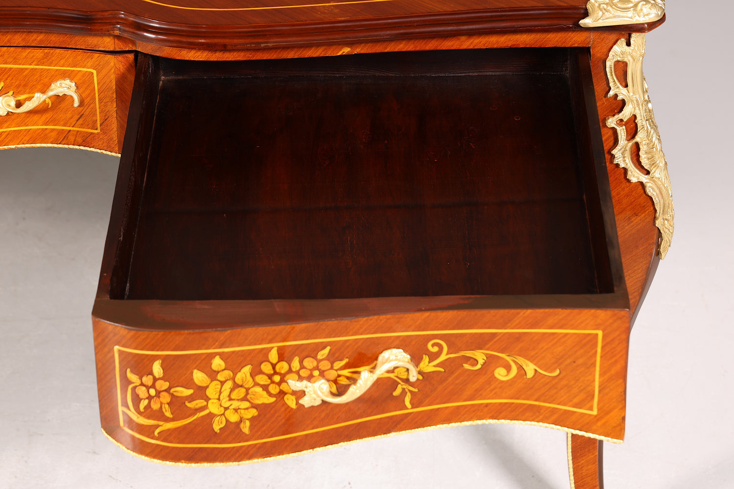 Prächtiger XXL Louis XV Stil Schreibtisch French Desk Antik Intarsien Bürotisch Office Table