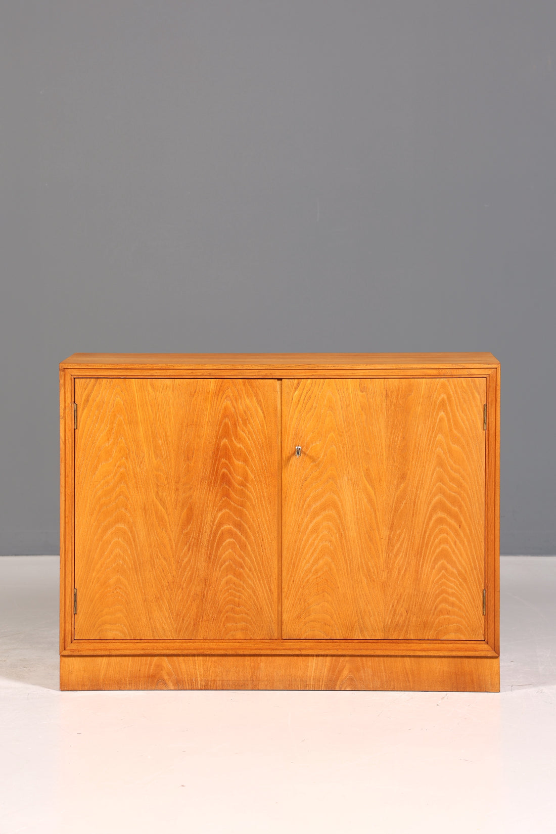 Wunderschöne Mid Century Schrank Vintage Retro Flur Schrank Kommode 60s Regal Sideboard