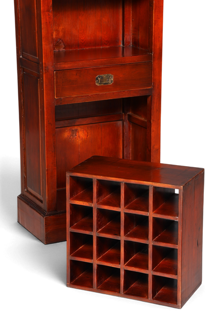Hauptstadt Möblerei Bücherregal im Kolonialstil aus dunklem Massivholz mit herausnehmbarem Weinregal und Schublade