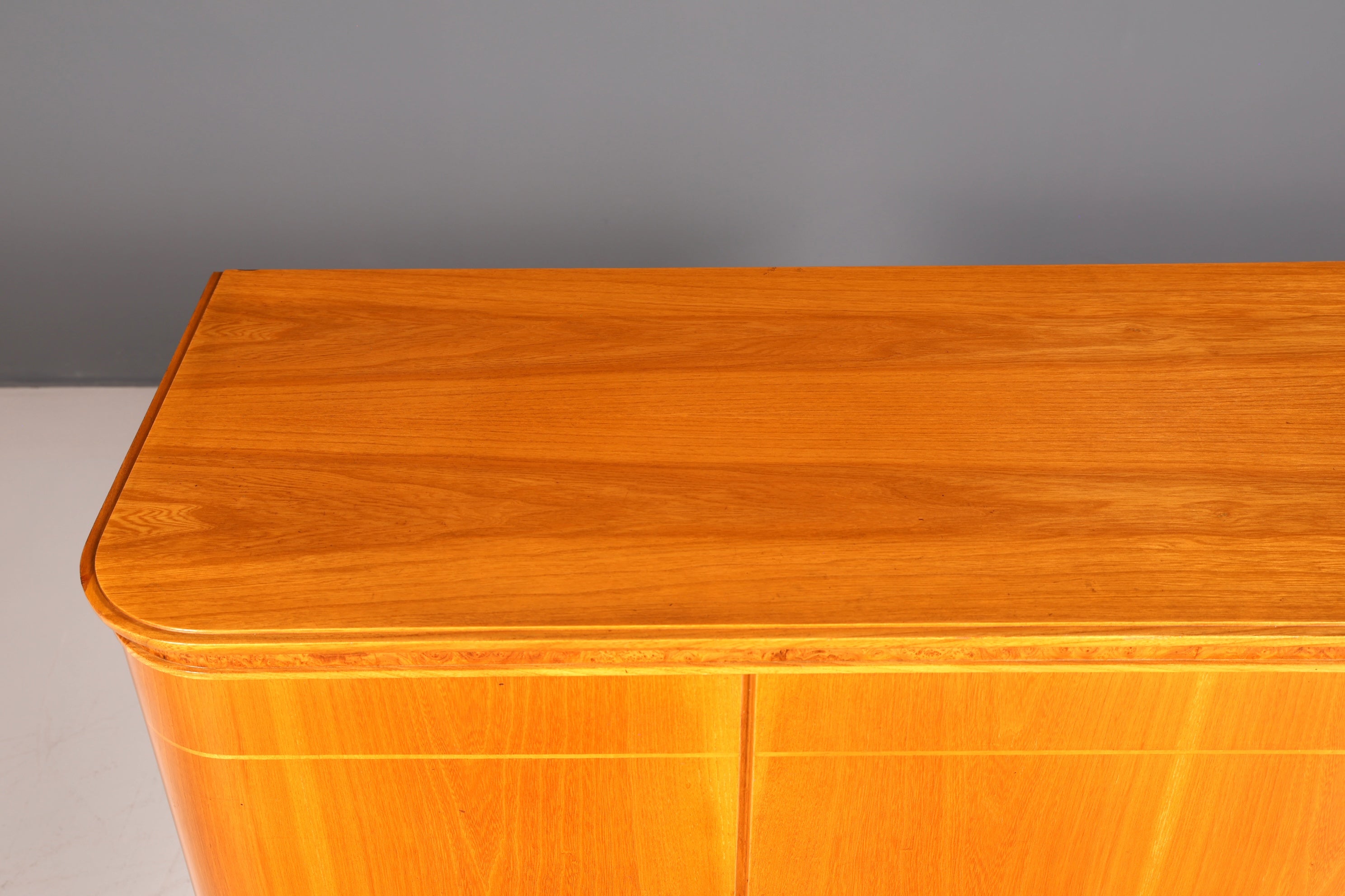 Traumhafter Mid Century Highboard Retro 60er Jahre Schrank Kommode Vintage Designklassiker Holz