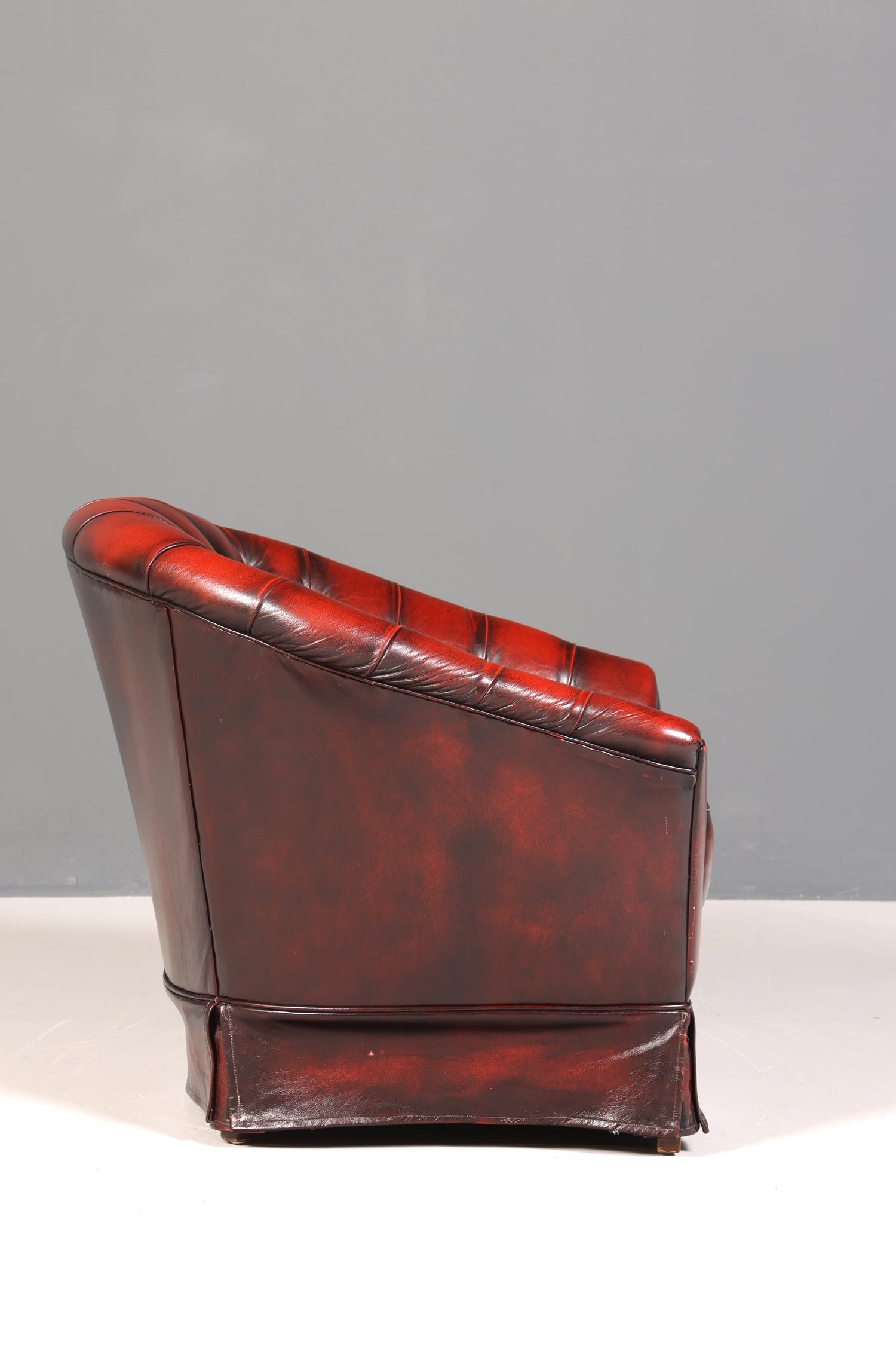 Stilvoller Original Chesterfield Sessel Englischer Armlehnsessel Oxblood Englisch Herrensessel 1 von 2