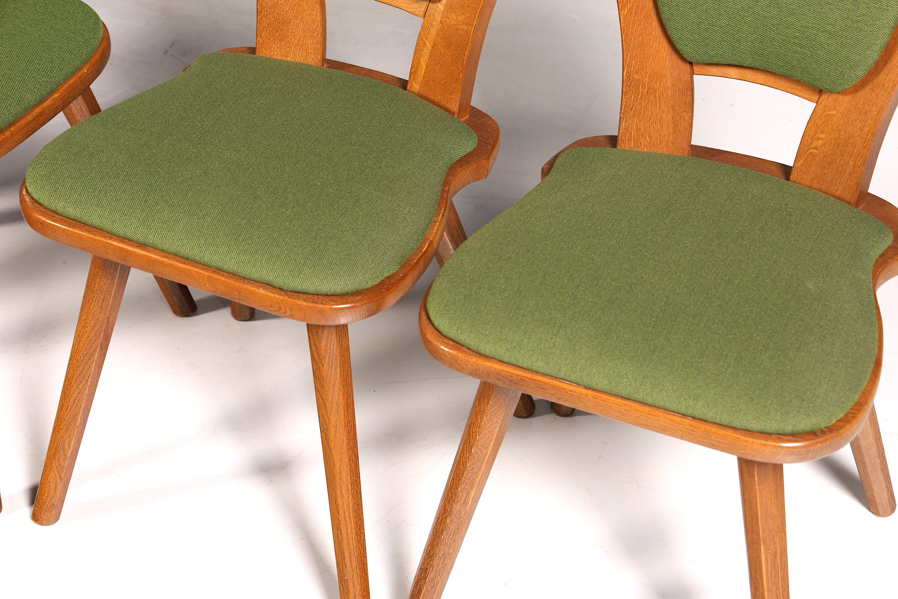 4x Schlichte Landhausstil Stühle mit zwei Hocker Retro Stuhlset Antik Stil Eiche Küchenstühle Bauernstühle Esszimmer Stühle