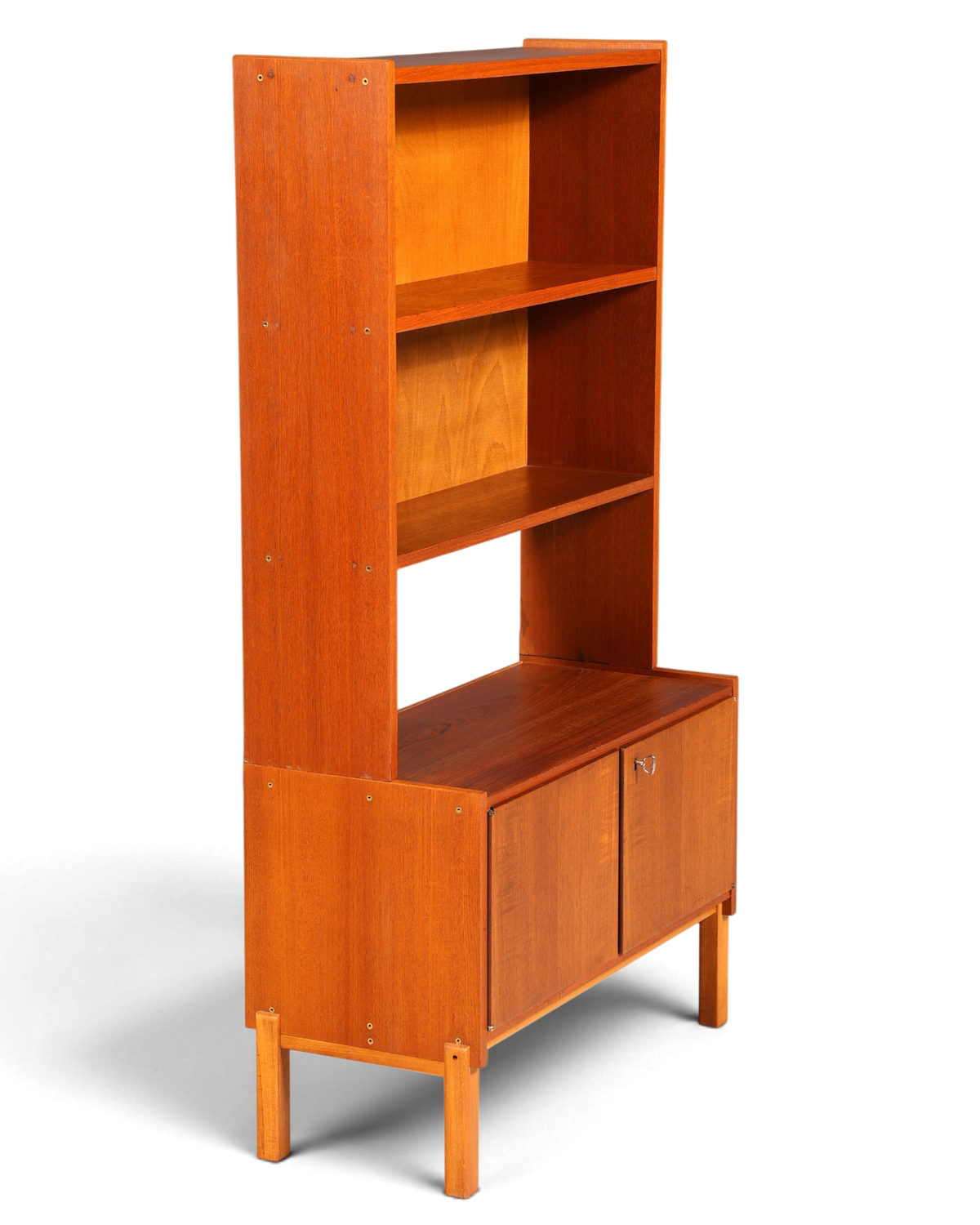 Hauptstadt Möblerei Mid Century Regal aus massivem Holz im skandinavischen Danish Design mit verstellbaren Böden