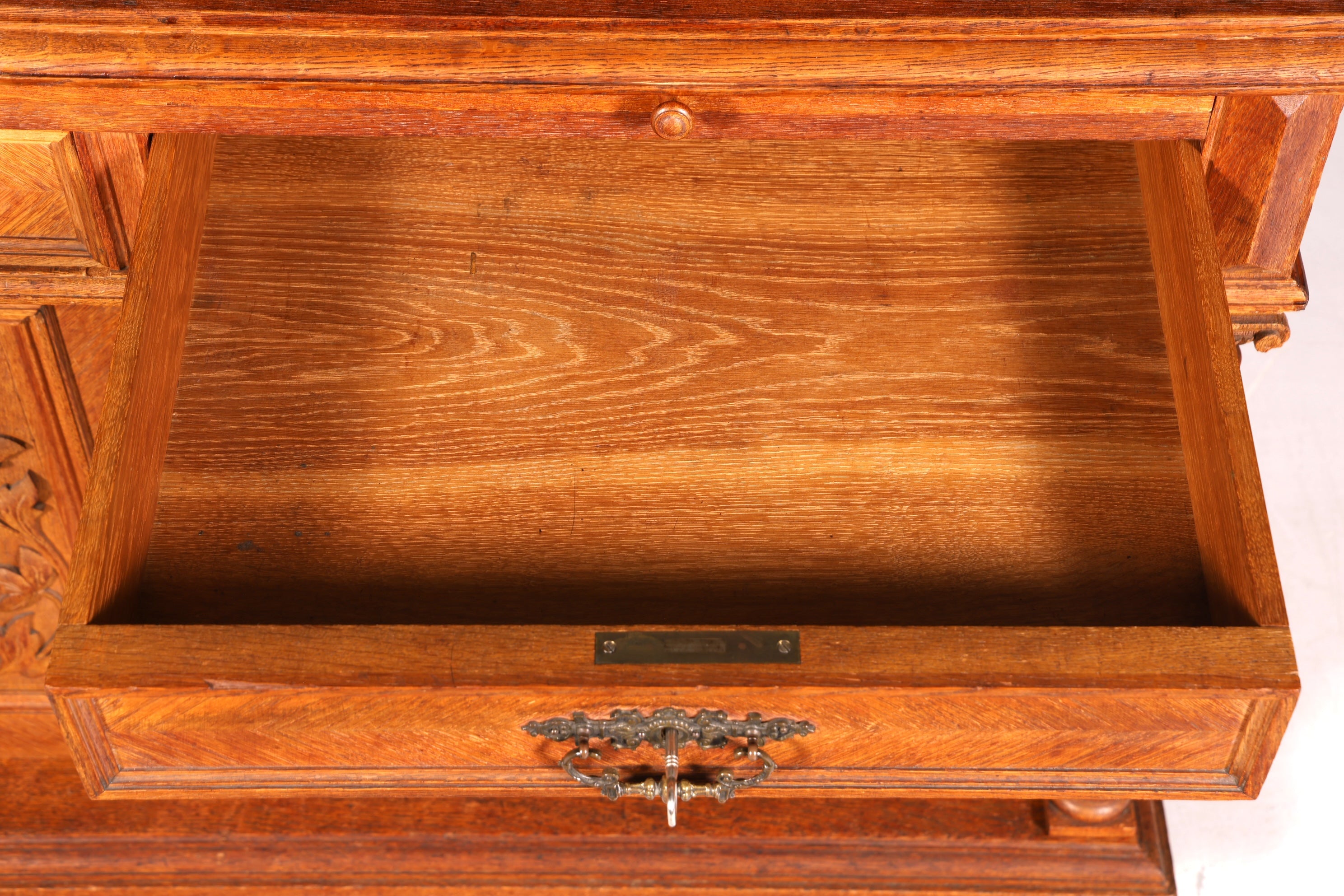 Stylish Gründerzeit sideboard, Louis Philippe oak cabinet/chest of drawers, circa 1880