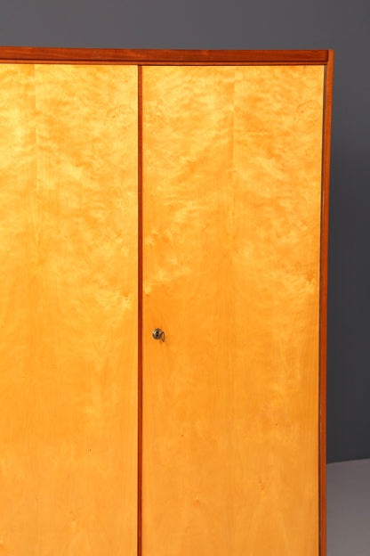 Traumhafter Mid Century Kleiderschrank Vintage Schrank Retro Wäscheschrank Dielenschrank Schlafzimmer