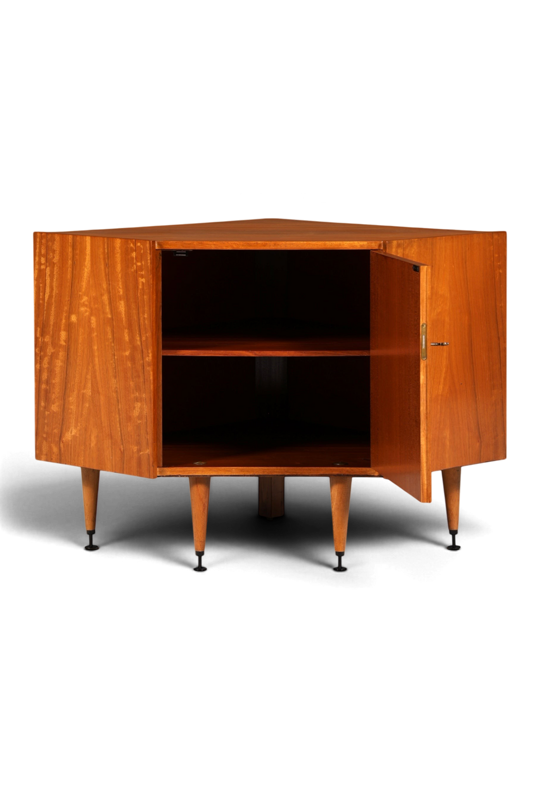 Hauptstadt Möblerei Mid Century Eckkommode aus Holz mit offener Tür und Einlegeboden im 60er Jahre Vintage Design