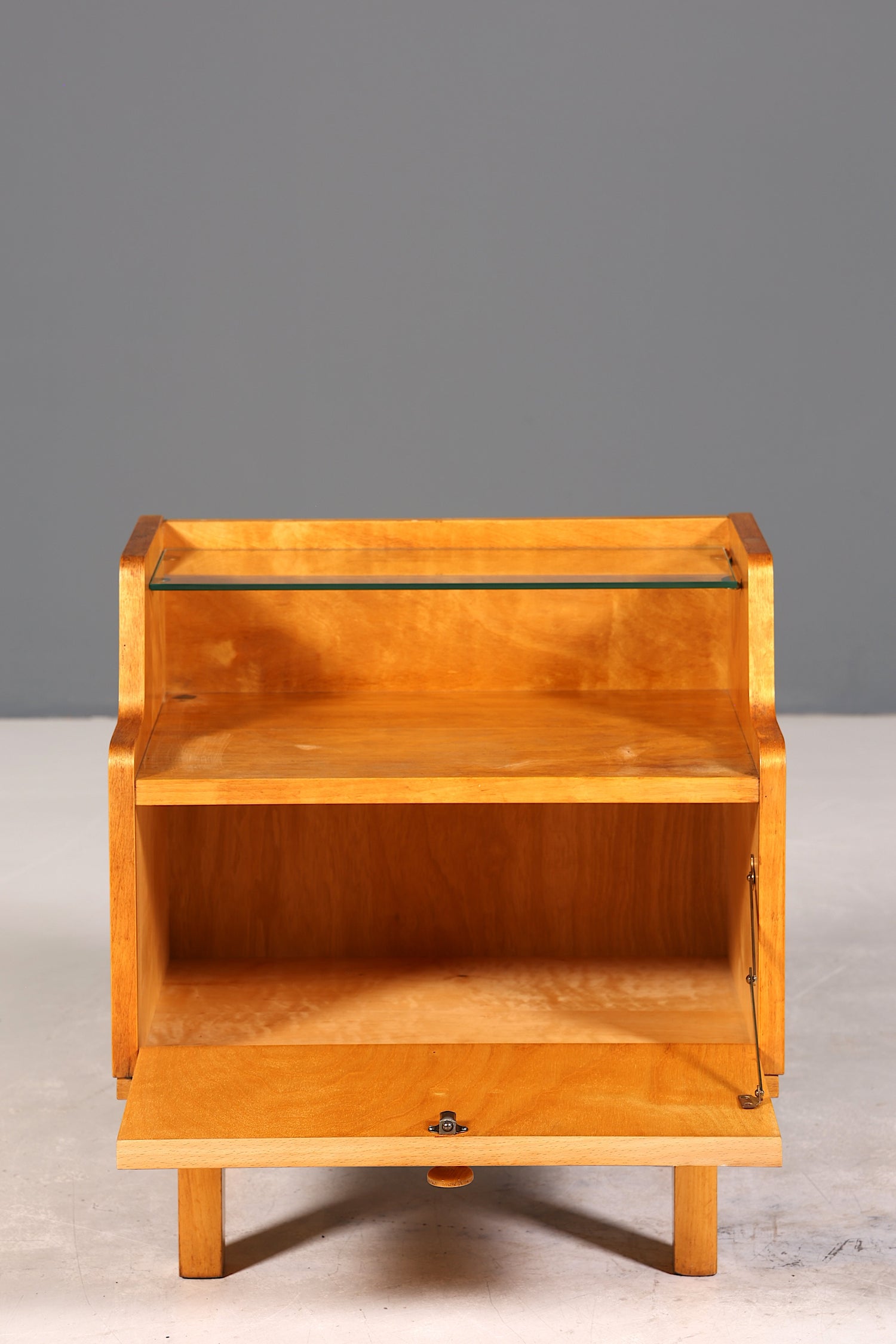 Schlichte Mid Century Kommode Vintage Klappschränkchen Danish Design Nachttisch 2 von 2