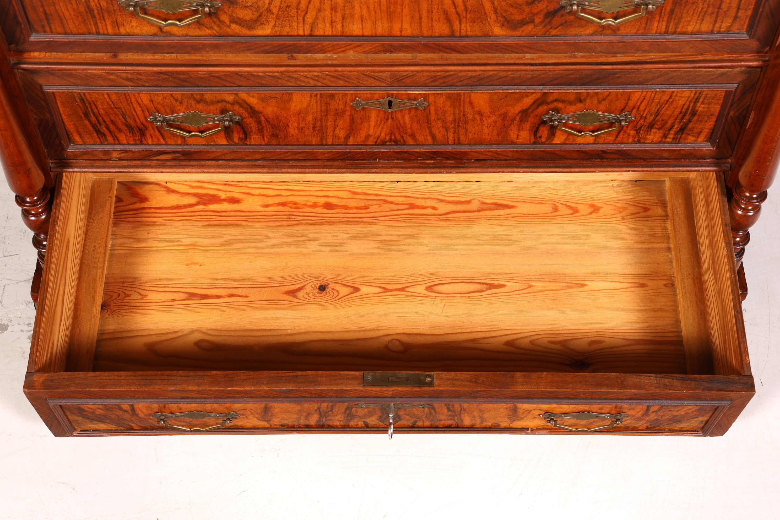 Beautiful Gründerzeit Louis Philippe chest of drawers, walnut sideboard circa 1880