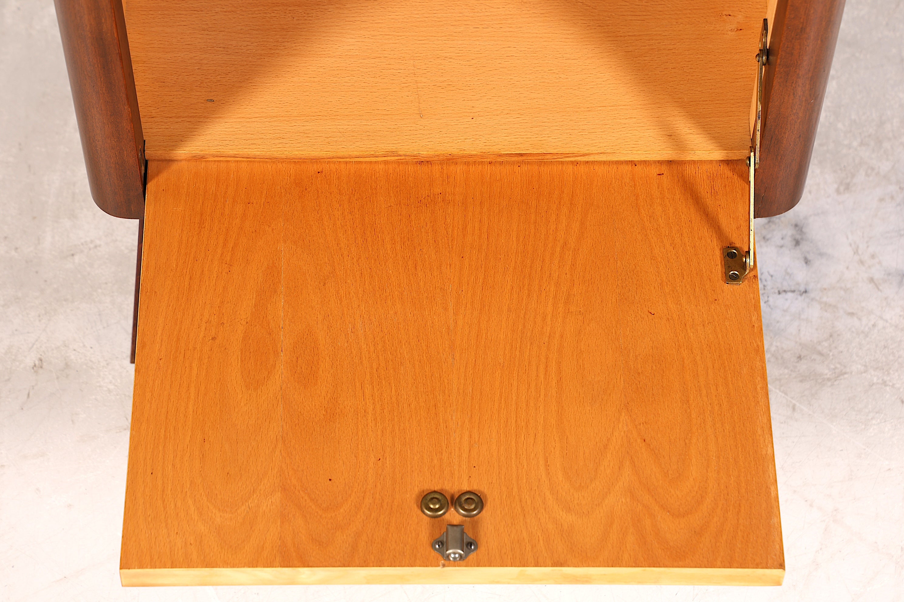 Wunderschöne Mid Century Kommode Vintage Klappschränkchen Retro Nachttisch 1 von 2