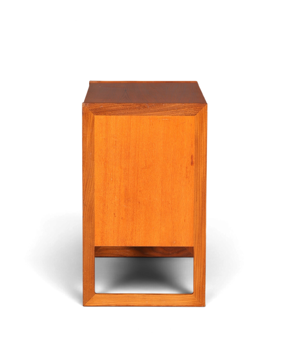 Hauptstadt Möblerei Mid Century Kommode aus Teakholz mit markanter Maserung und klassischem 60er Jahre Design