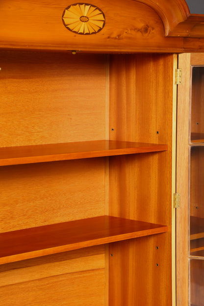 Wunderschöne Englische Vitrine Bücherschrank Eibe Bibliothek Glasvitrine Buffet Vitrinenschrank Antik