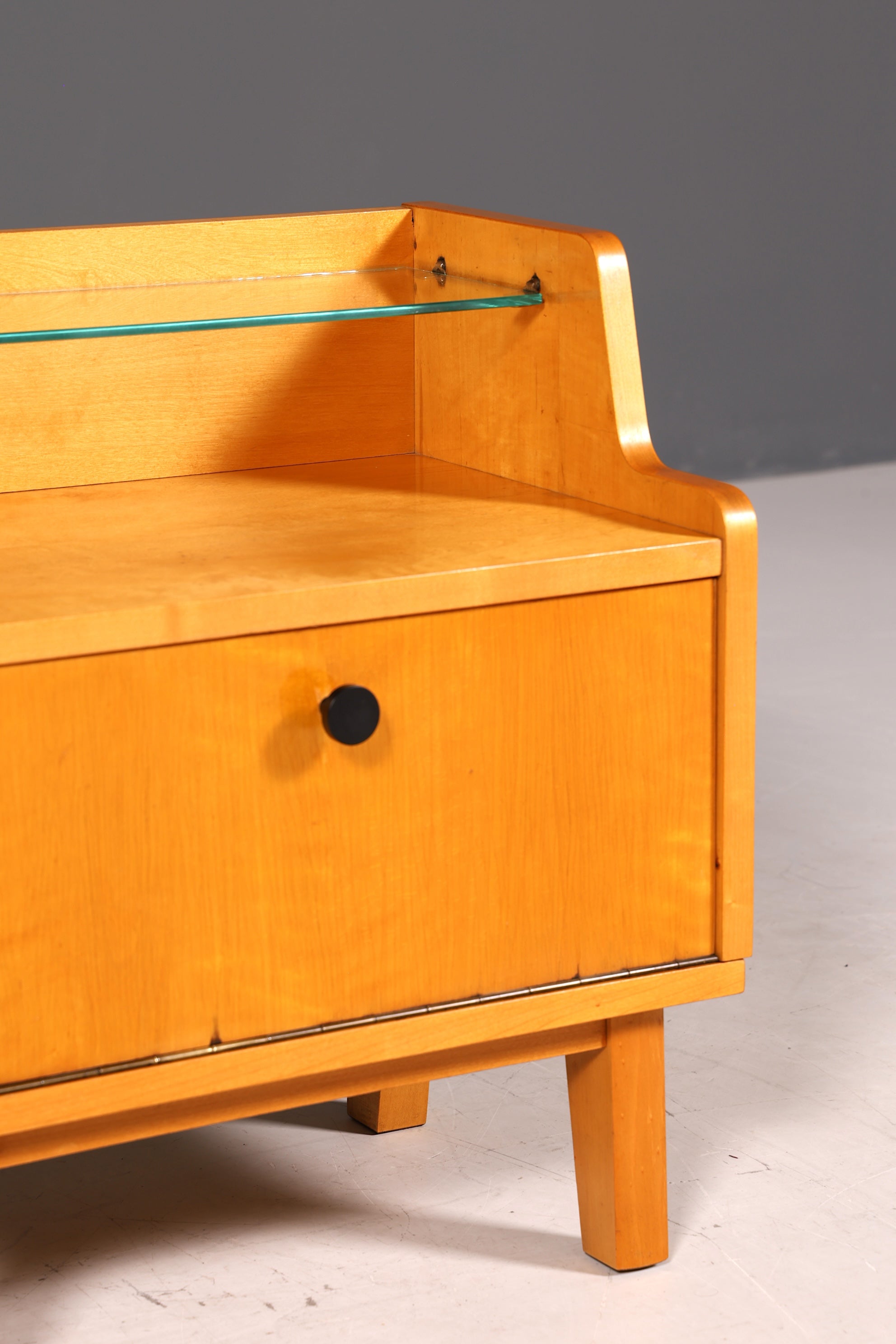 Schlichte Mid Century Kommode Vintage Klappschränkchen Danish Design Nachttisch 2 von 2