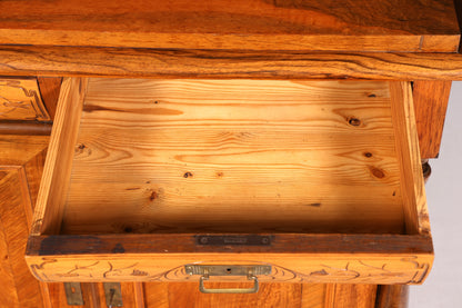 Beautiful Gründerzeit (late 19th-century) cabinet, Louis Philippe walnut chest of drawers, circa 1880