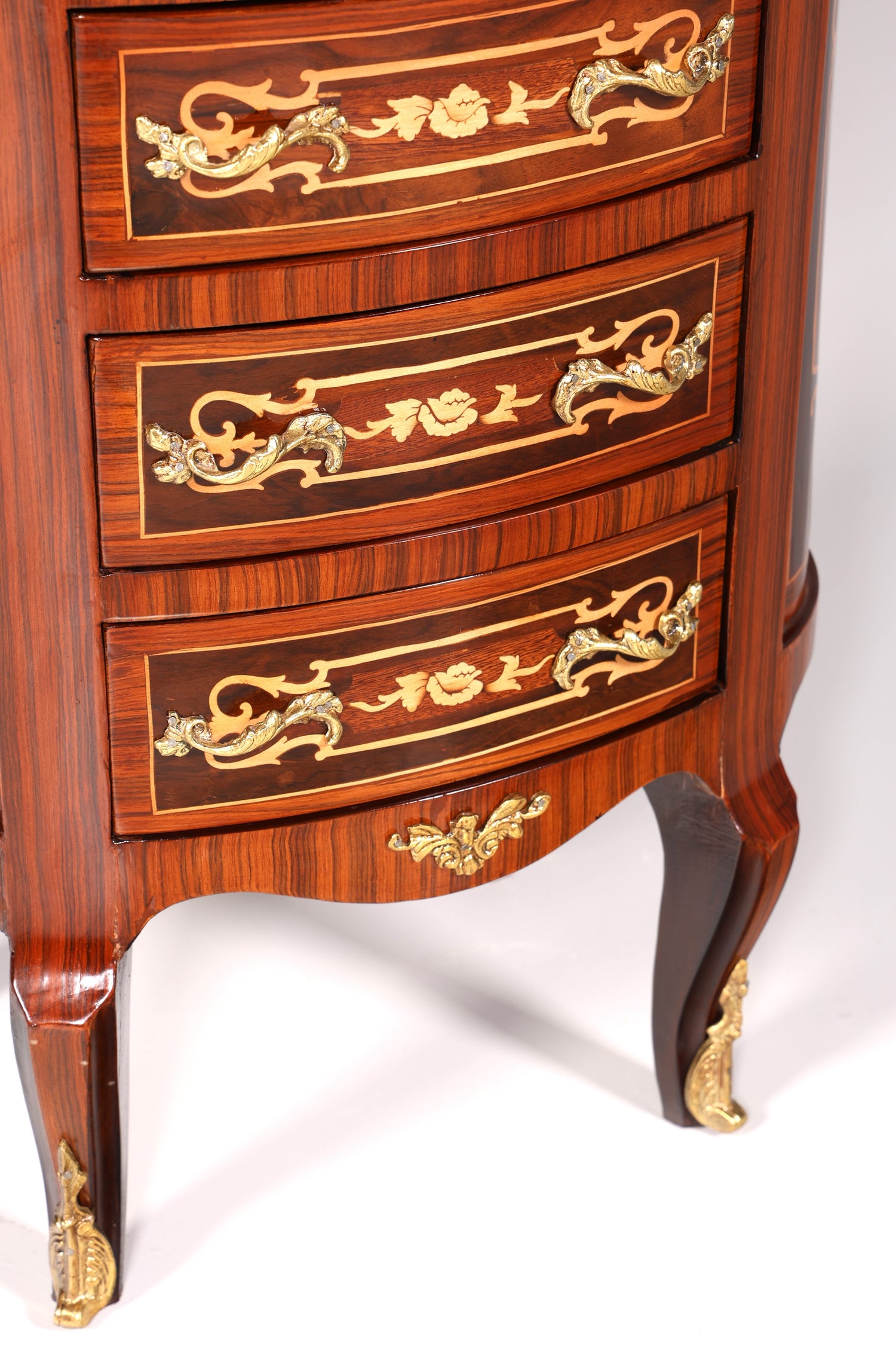 Beautiful oval Baroque style chest of drawers, vertico with inlaid details, 7 drawers