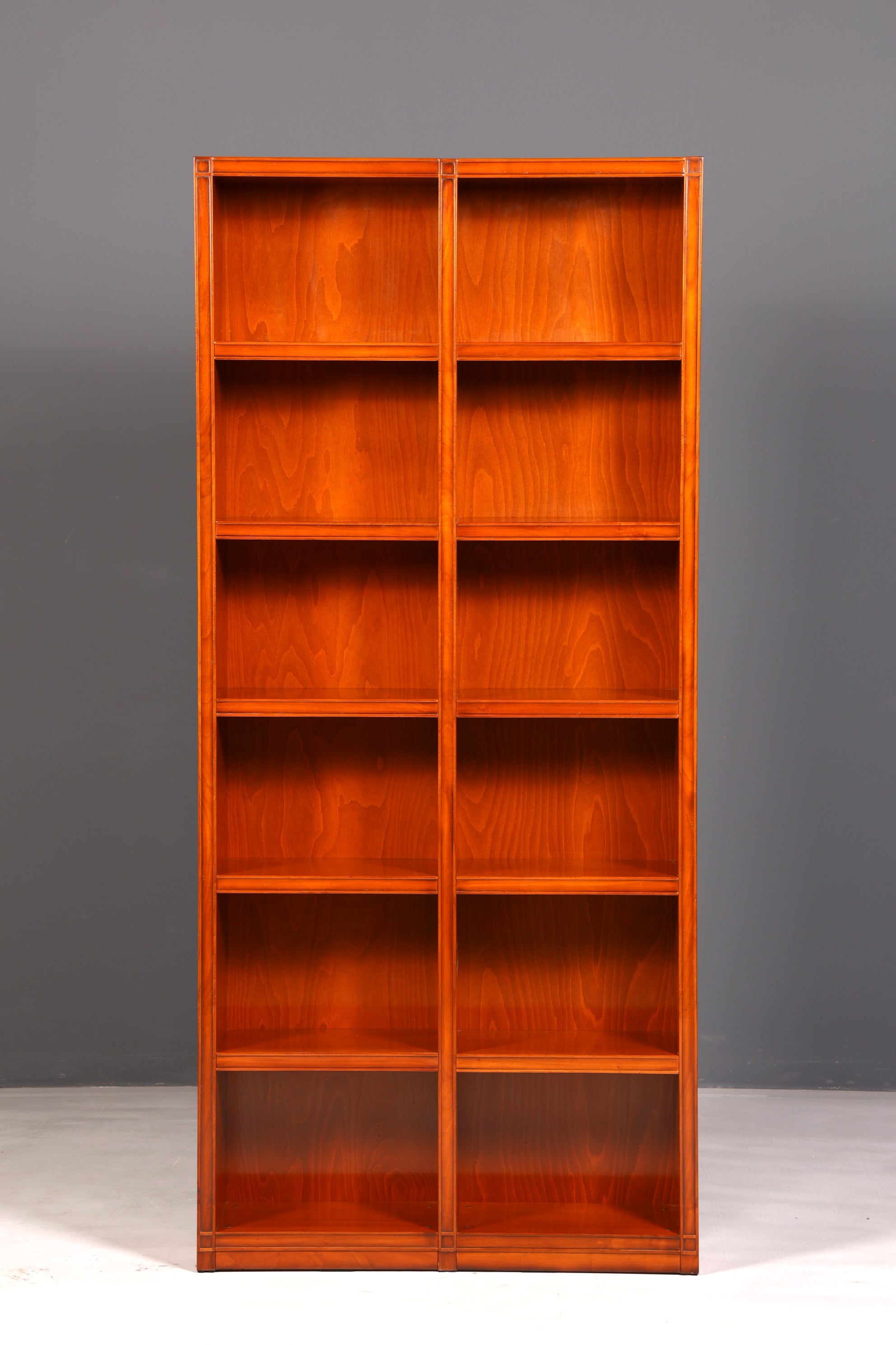 Wunderschönes XXL Englisches Bücherregal Eibe Antik Regal Standregal Bookshelf Buchablage echt Holz