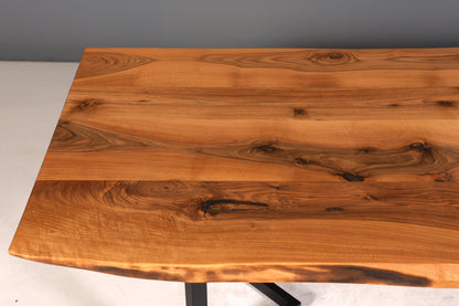 Wunderschöner Nussbaum Tisch 240cm-95cm Esszimmer Tisch Baumkanten Platte massiv Holz Küchentisch