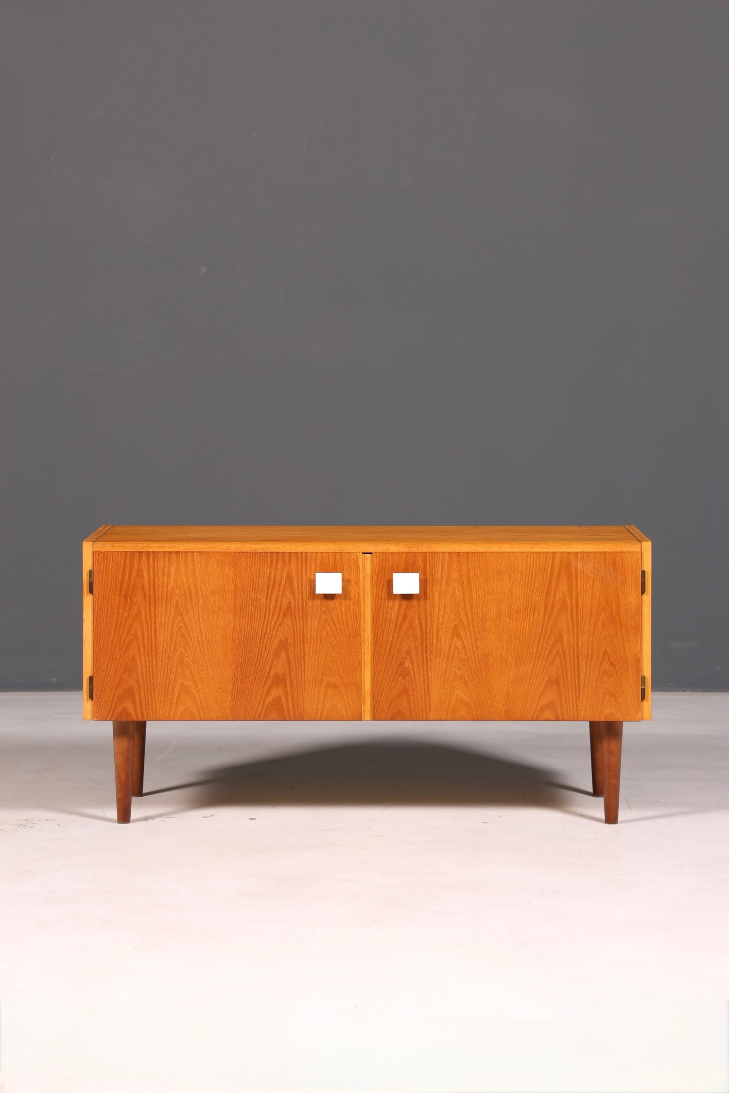 Wunderschöne Original Hellerau Mid Century Kommode Modell 427 Sideboard TV Schrank Vintage echt Holz