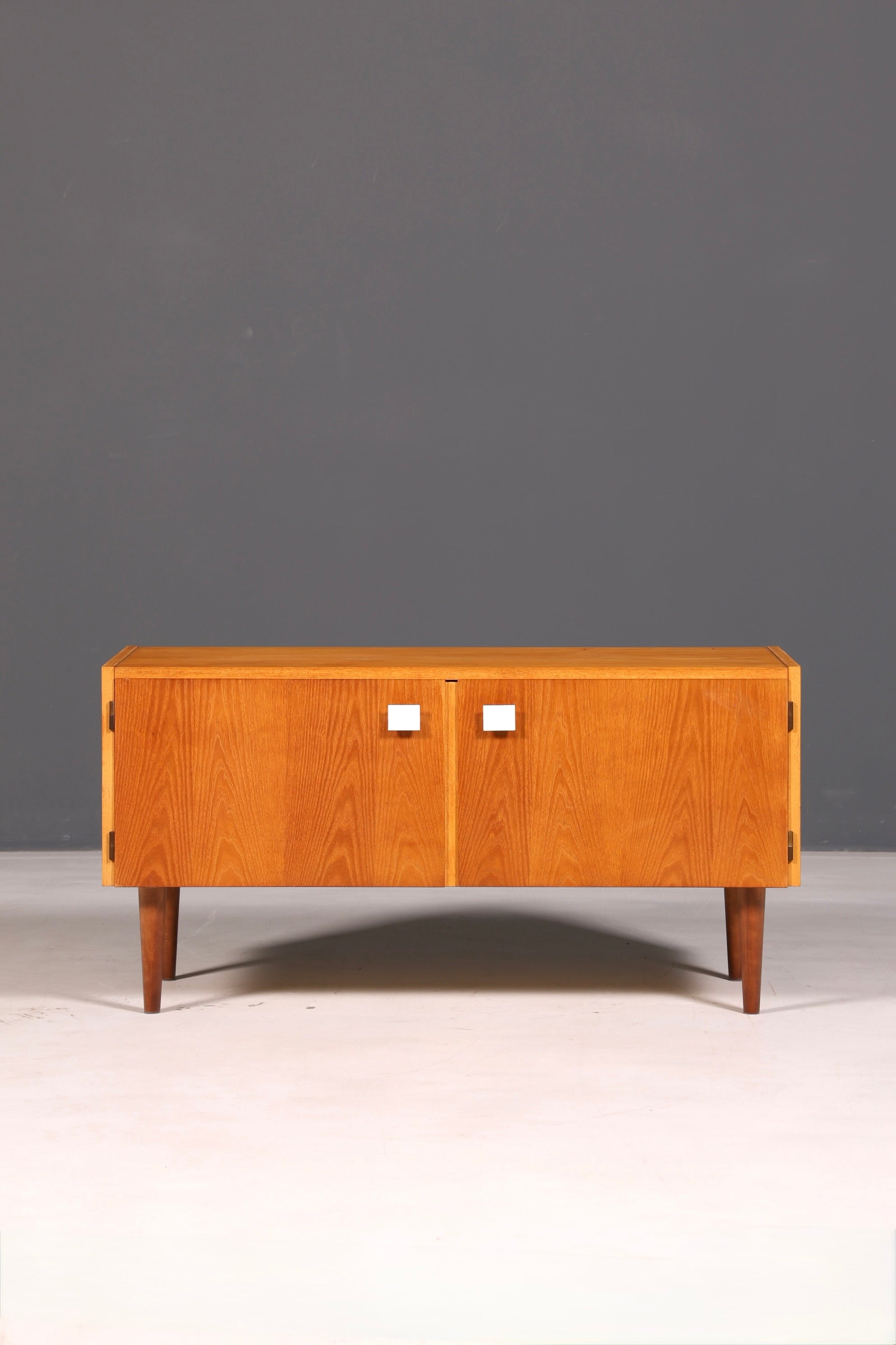 Wunderschöne Original Hellerau Mid Century Kommode Modell 427 Sideboard TV Schrank Vintage echt Holz