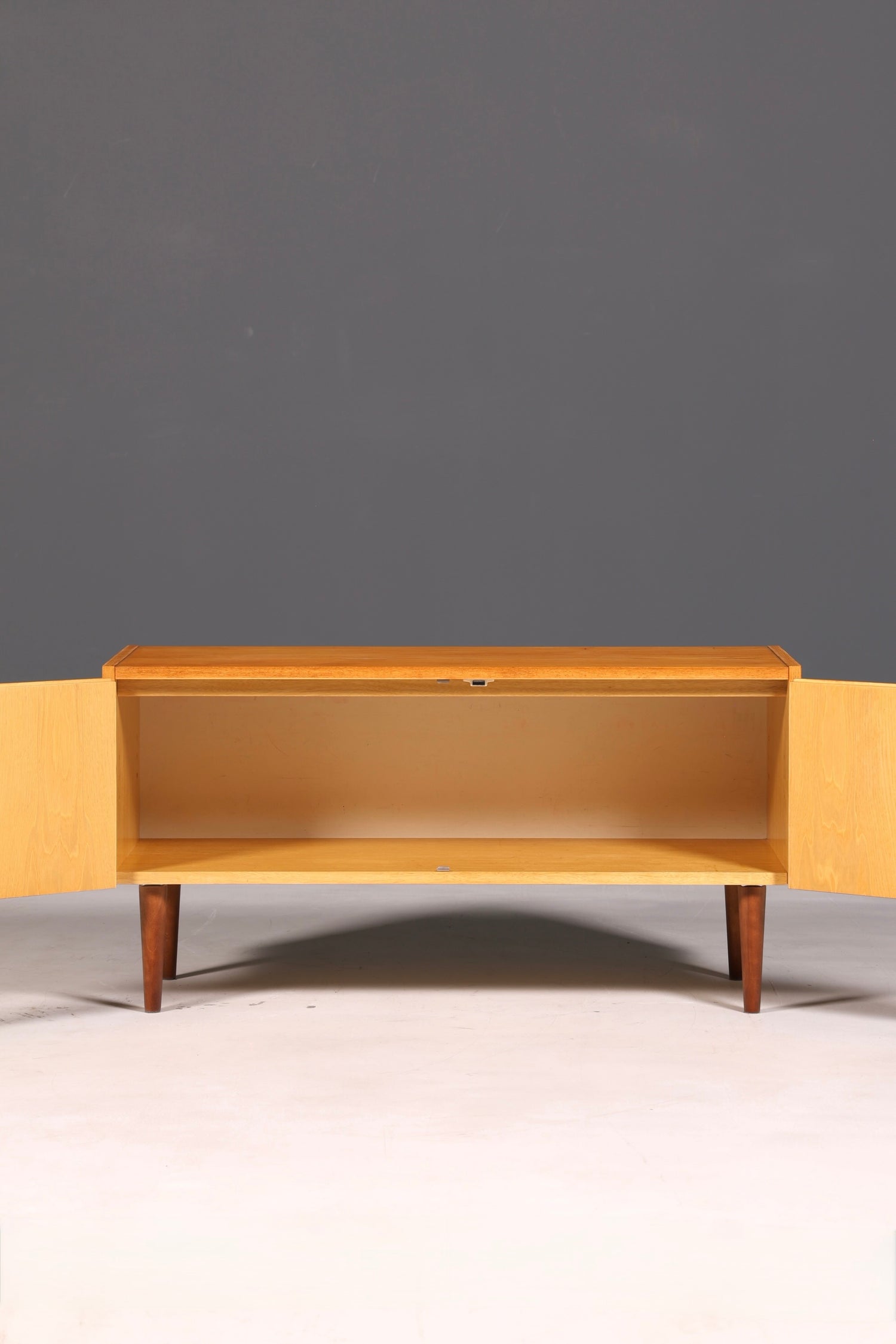 Wunderschöne Original Hellerau Mid Century Kommode Modell 427 Sideboard TV Schrank Vintage echt Holz