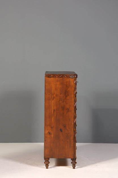 Wunderschöne Gründerzeit Kommode Louis Philippe Nussbaum Sideboard um 1880 Schnitzerei Schubladenkommode