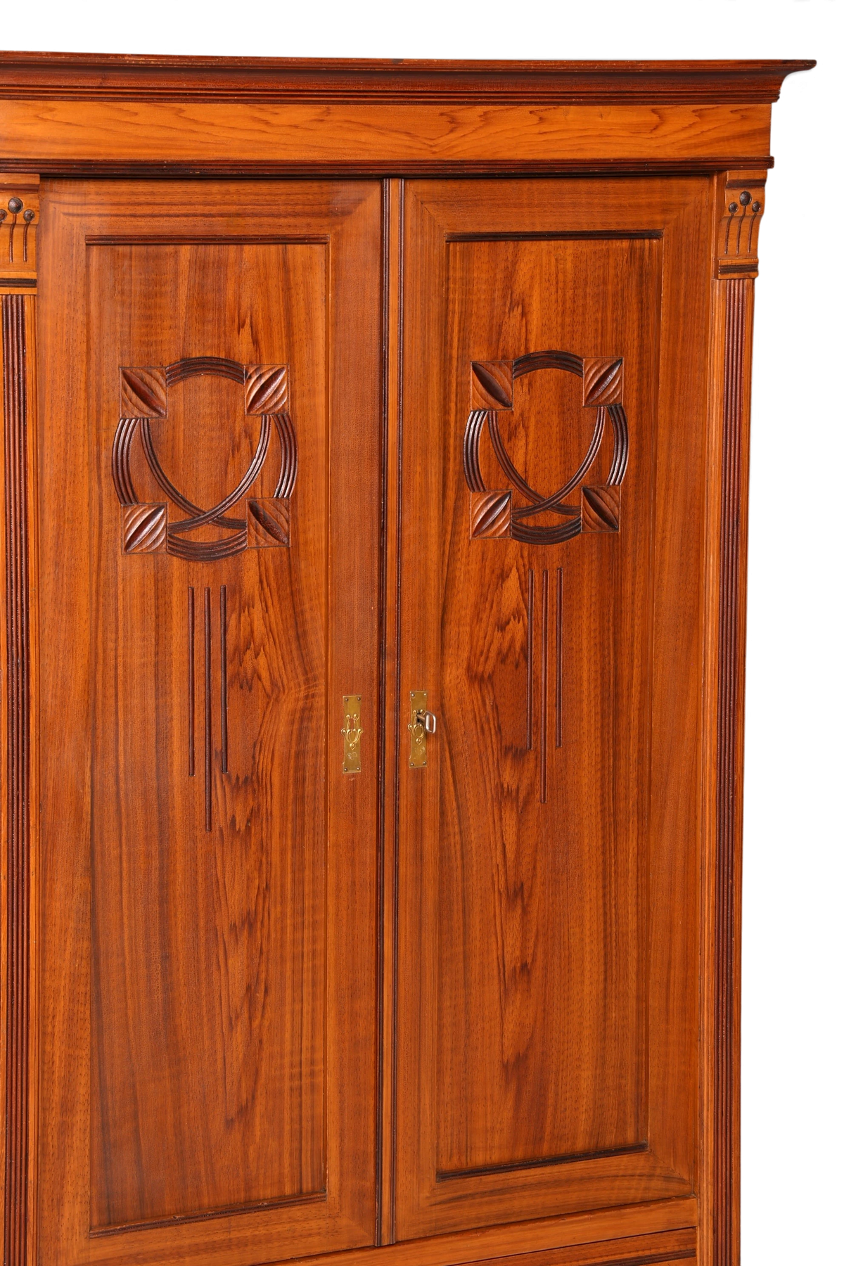 Hauptstadt Möblerei antiker Jugendstil Kleiderschrank aus massiver Eiche mit kunstvollen Schnitzereien um 1880