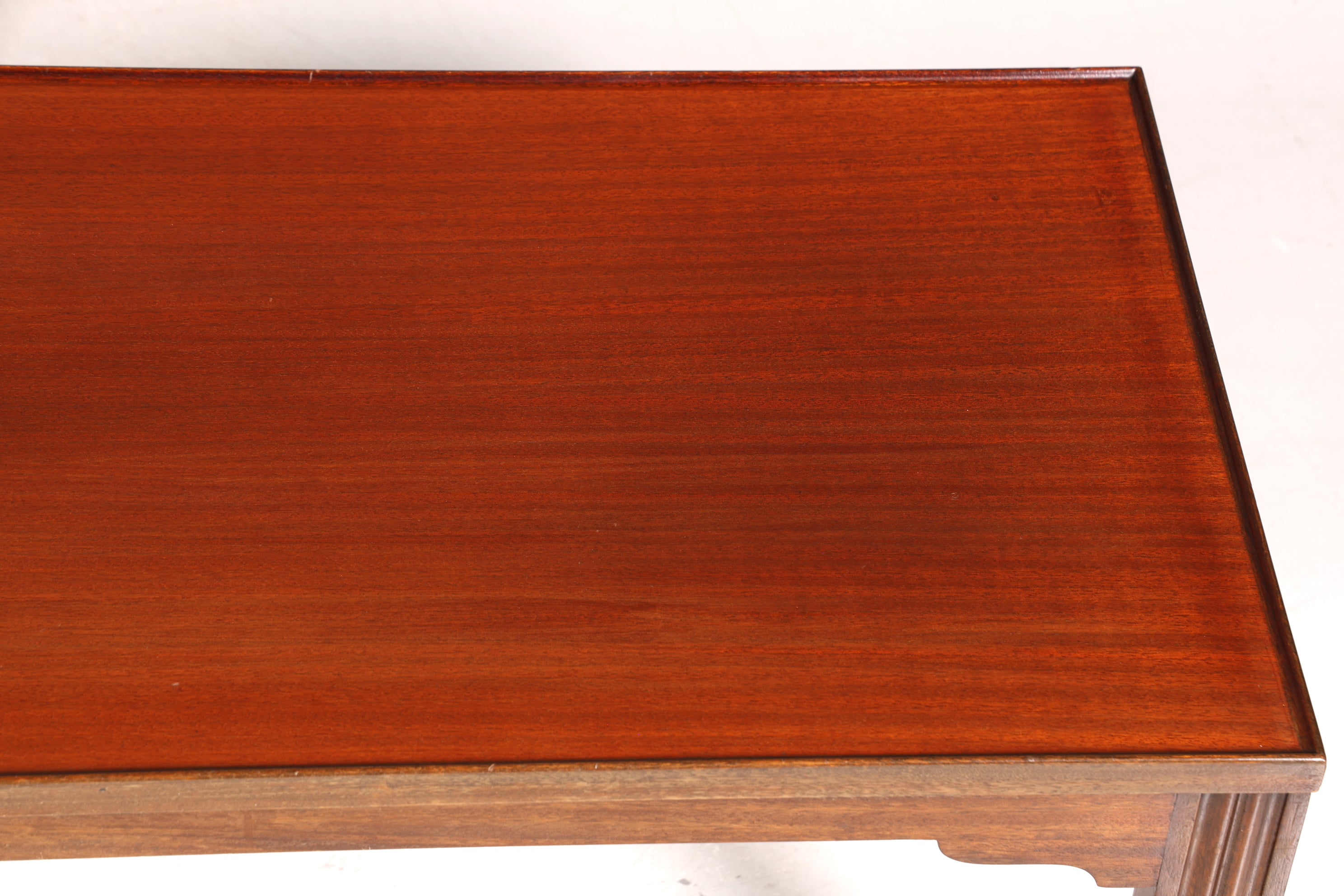 Traumhafter Tisch im Englischen Stil Couchtisch Mahagoni Antik Stil Ablagetisch