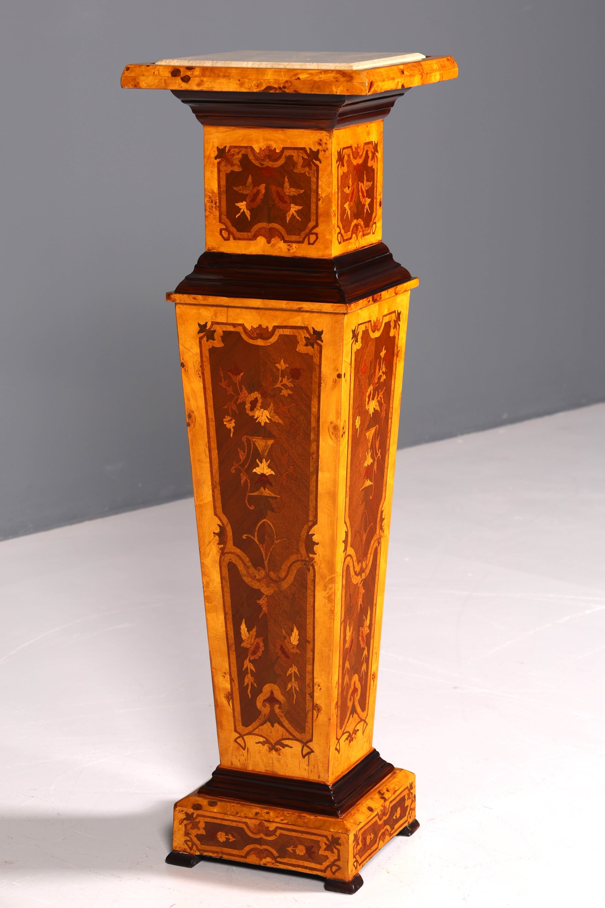 Traumhafte Barock Stil Säule Louis XV Blumensäule Naturstein Marmor Ablage Tisch