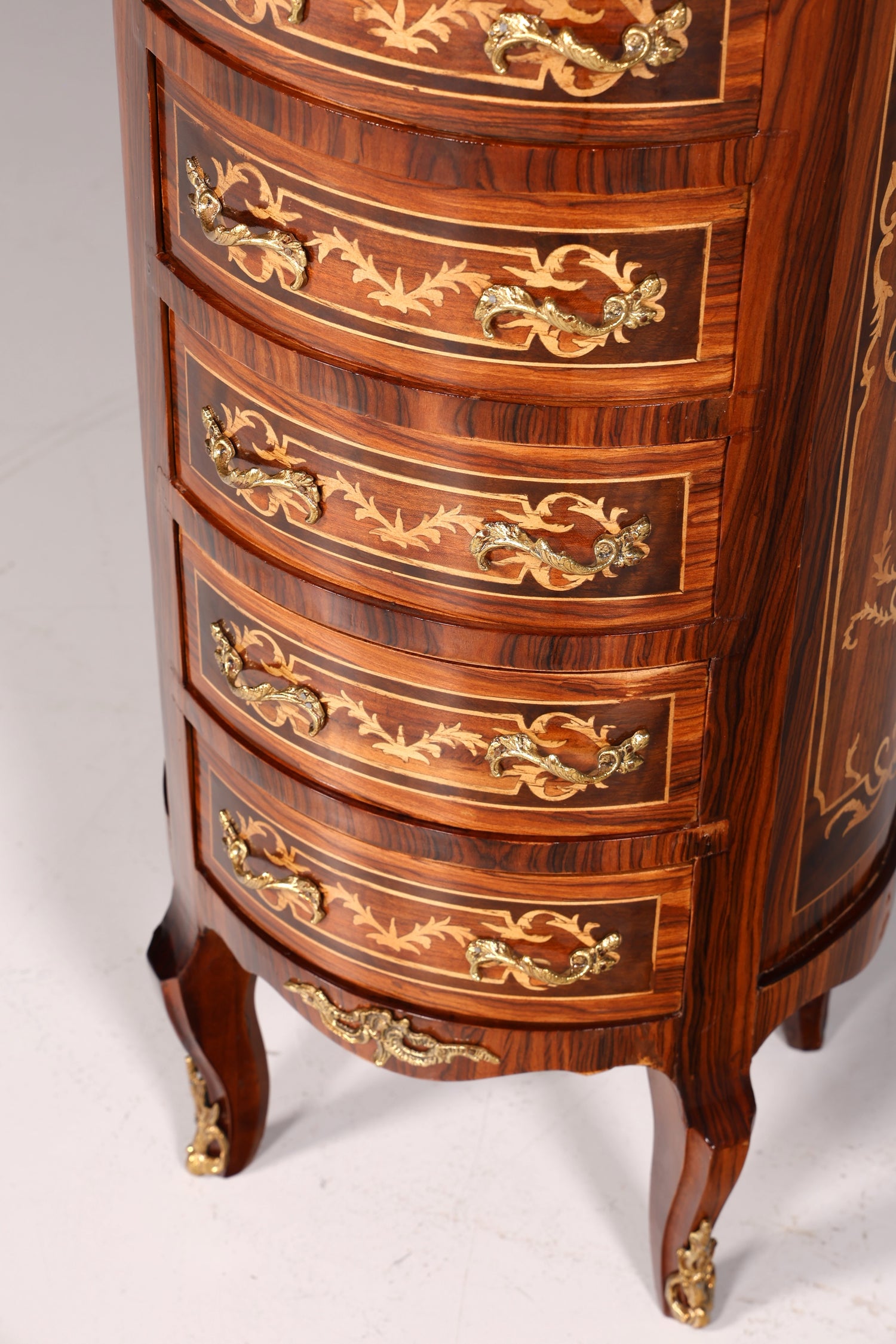 Dreamy Baroque style chest of drawers, vertico, drawer chest with inlaid details, 7 drawers