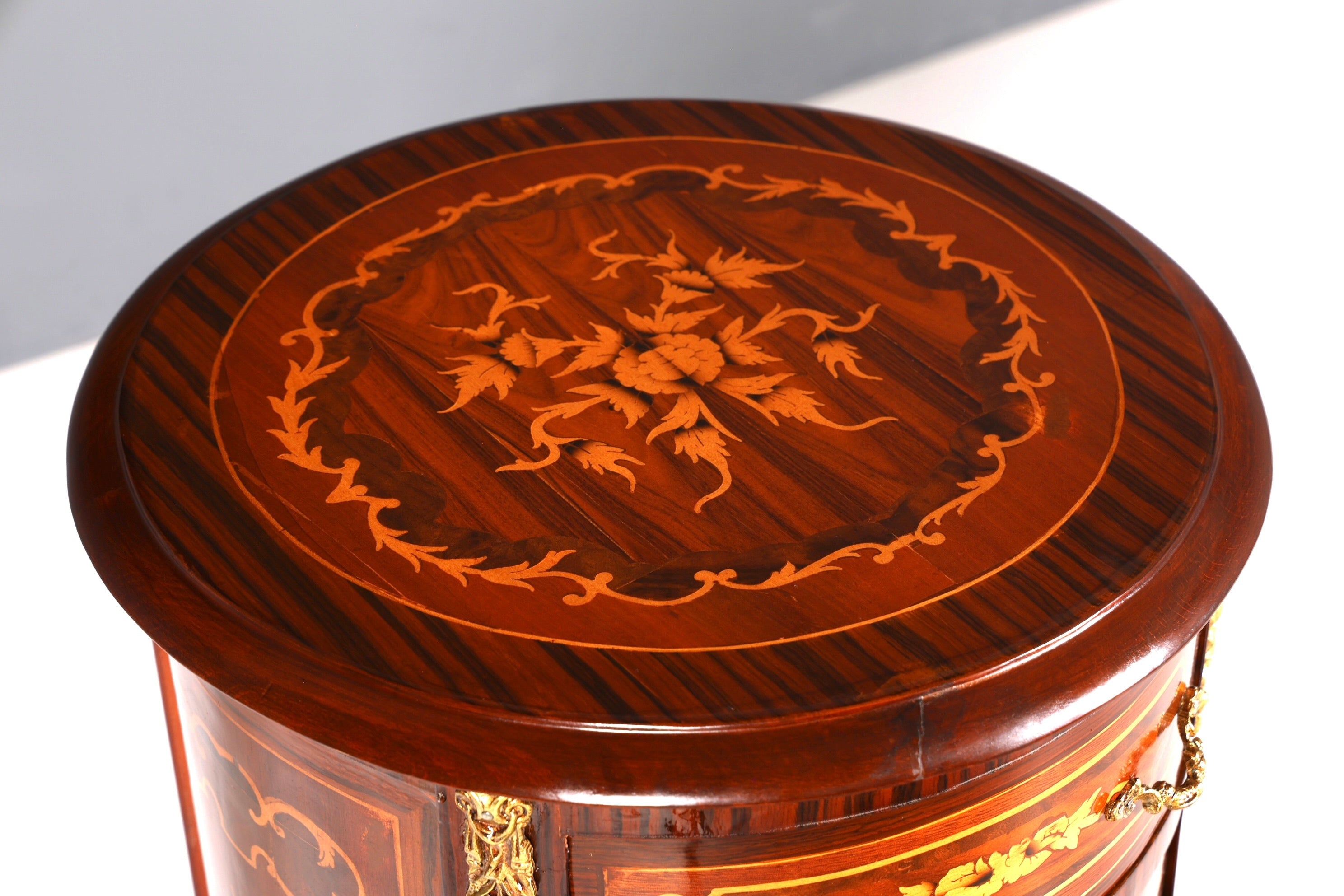 Elegant Baroque style chest of drawers, vertico with inlaid details, 7-drawer chest