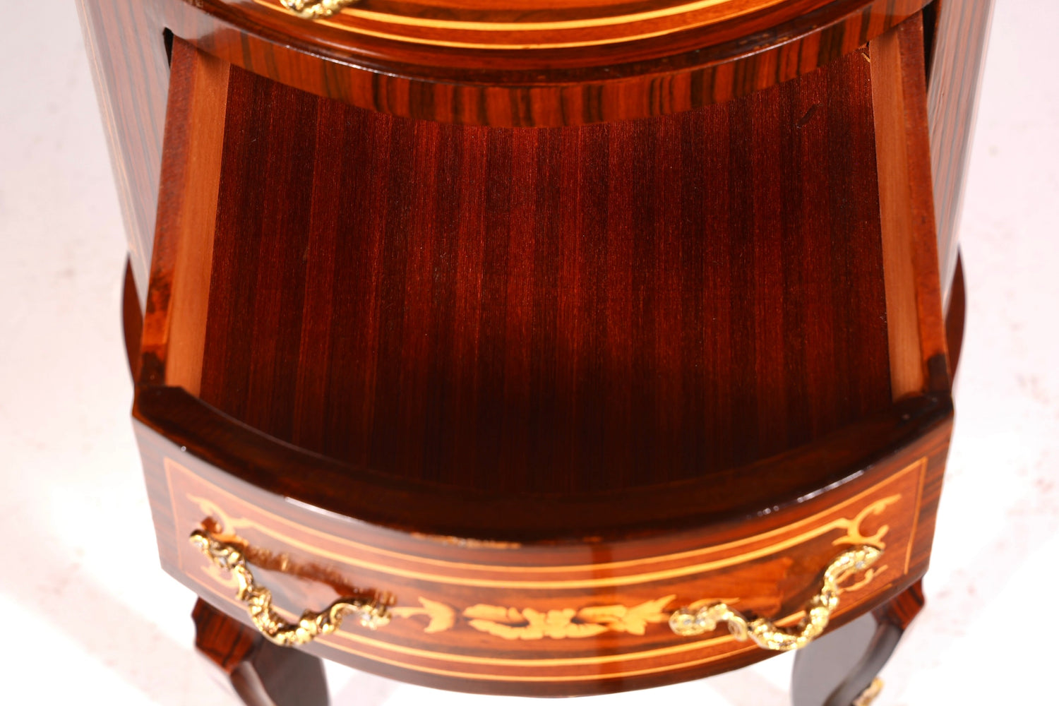 Elegant Baroque style chest of drawers, vertico with inlaid details, 7-drawer chest