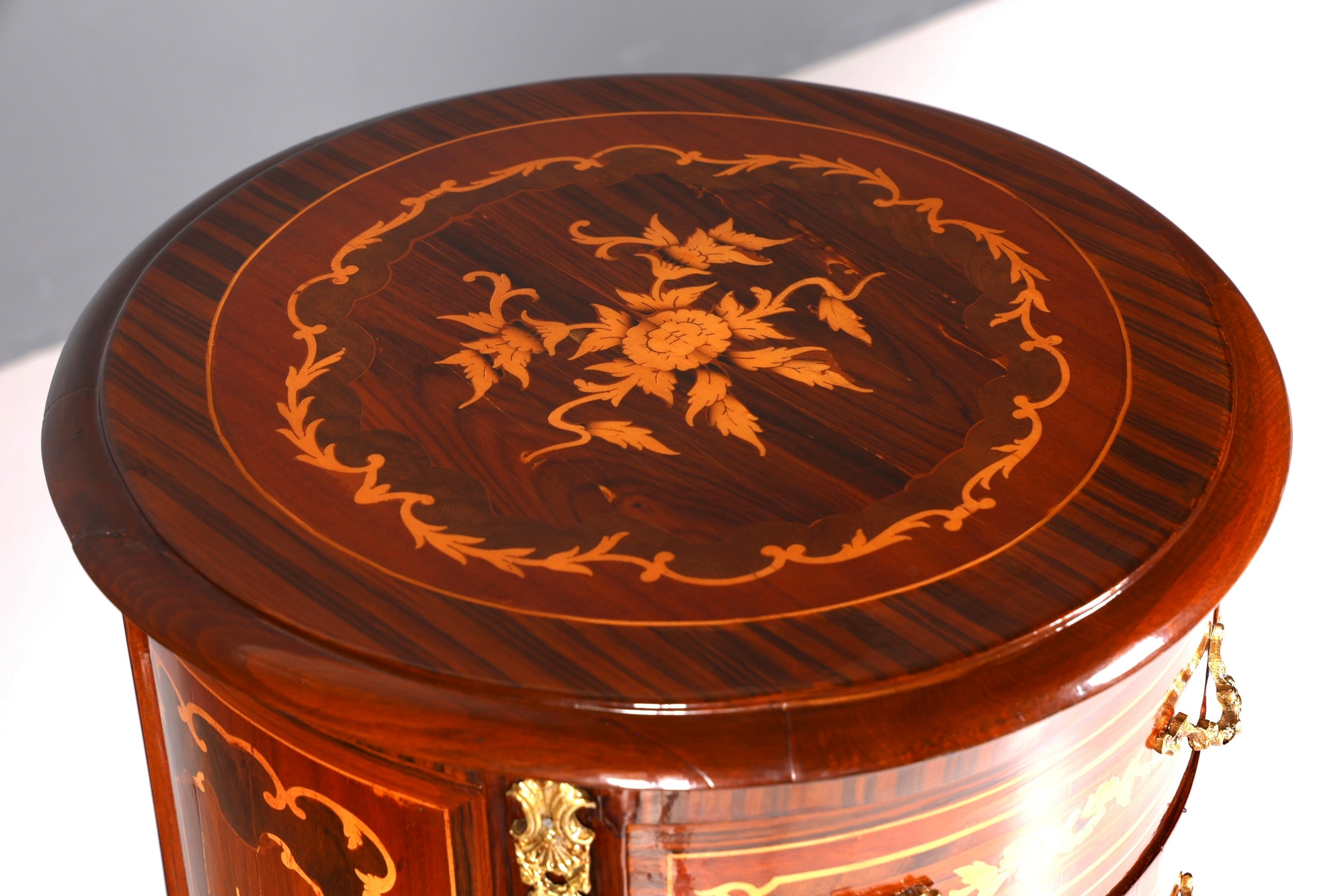 Elegant Baroque style chest of drawers, vertico, drawer chest with inlays, 7 drawers