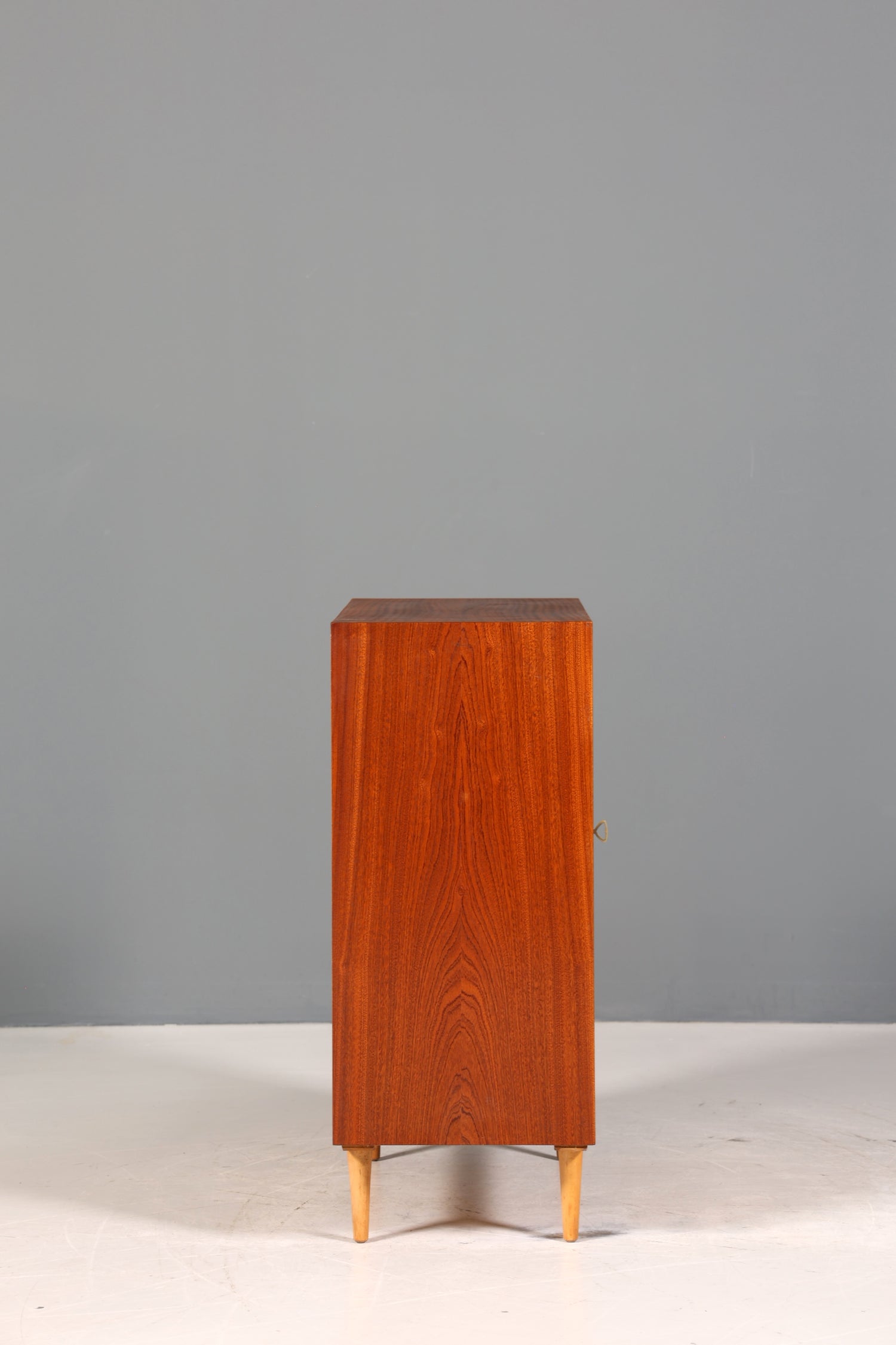 Wunderschöner Mid Century Schrank 60er Jahre Bücherregal Aktenschrank Wäscheschrank 1 von 2