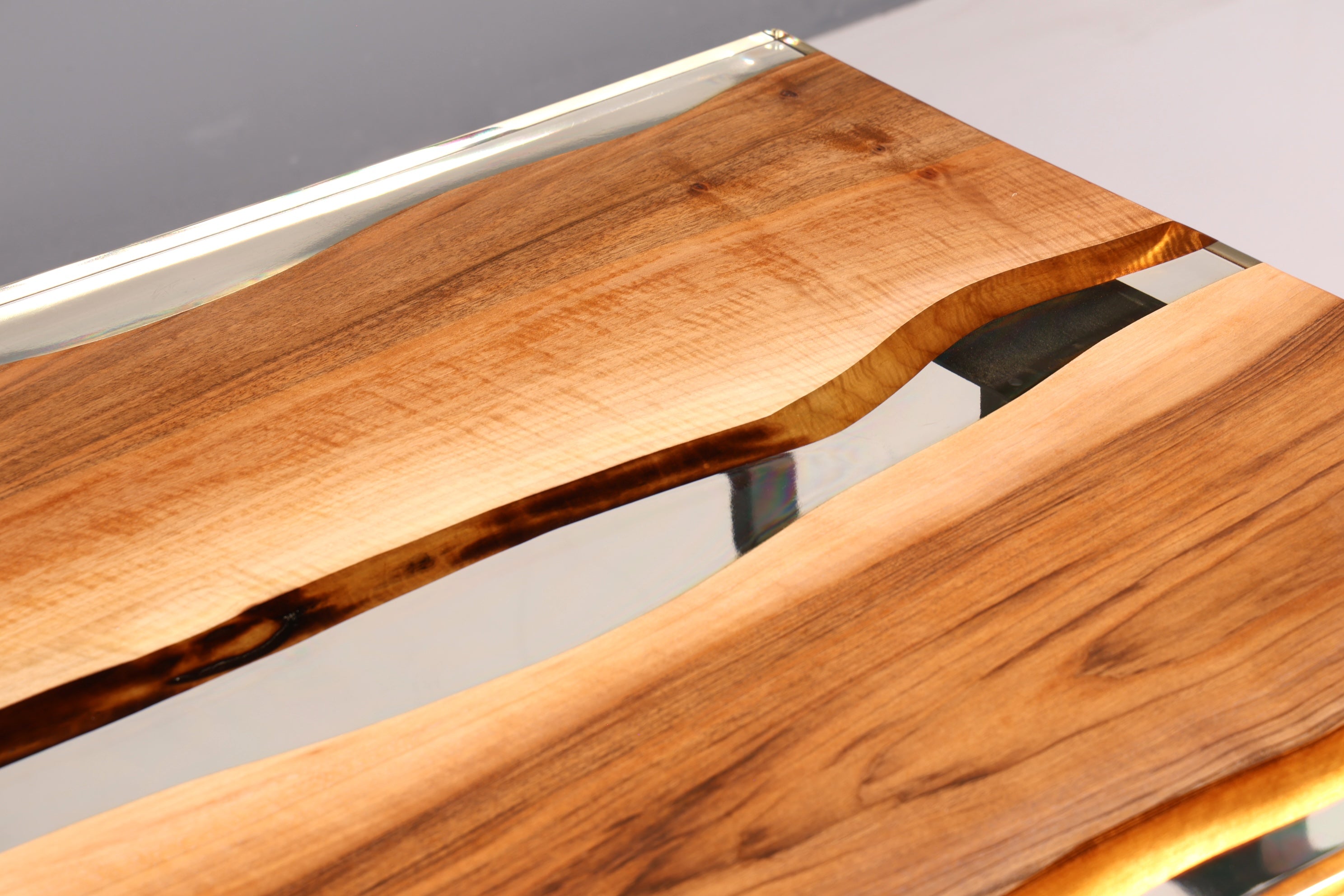 Beeindruckender Epoxidharz Tisch Nussbaum Esstisch Massivholz River Table Esszimmertisch Küchentisch Wohnzimmertisch Unikat
