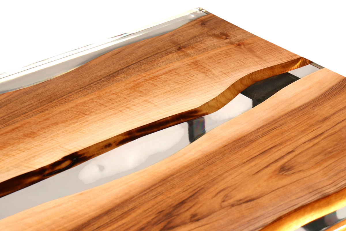Hauptstadt Möblerei Esstisch aus massivem Nussbaumholz mit klarem Epoxidharz River Table Design und natürlicher Maserung
