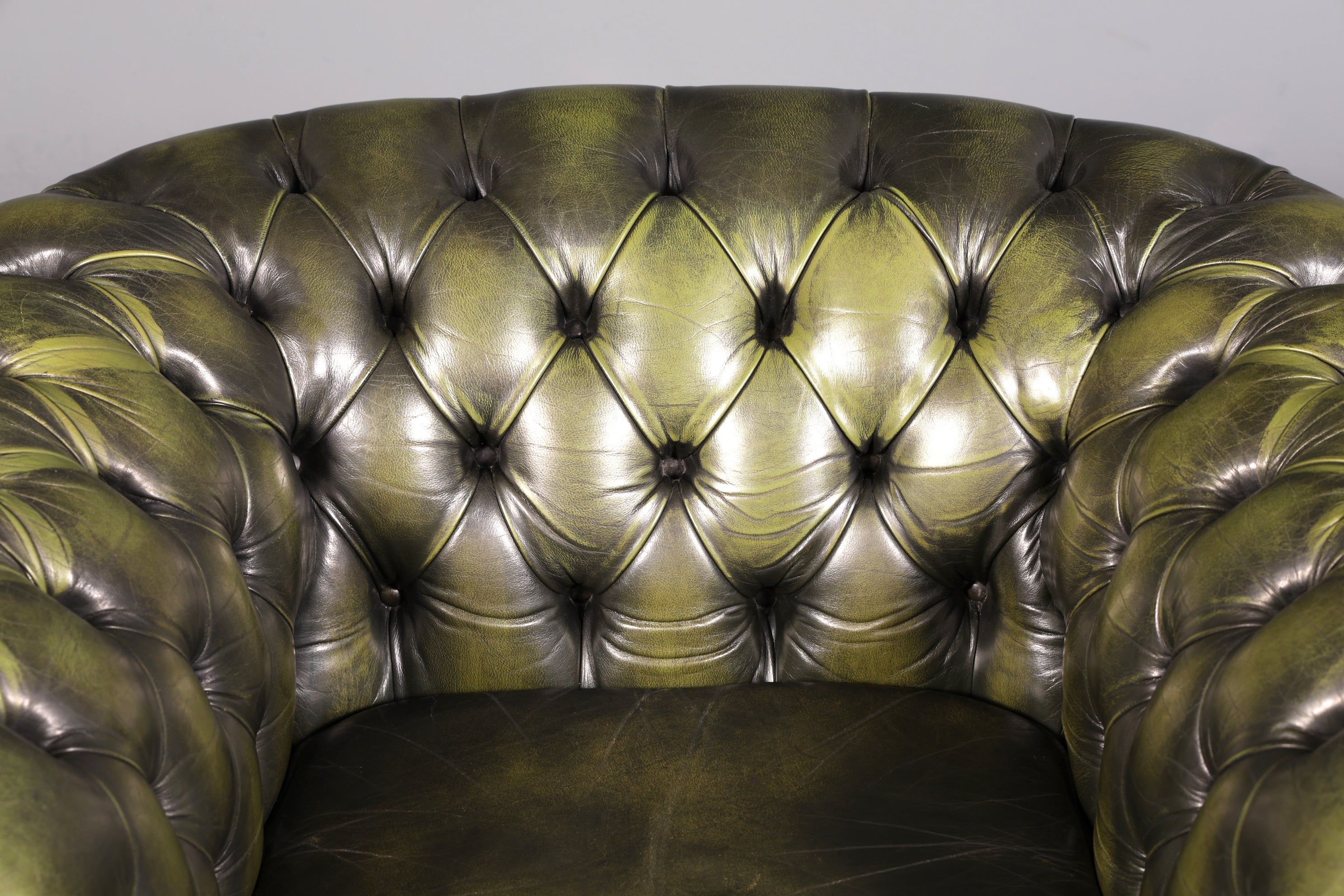 Edler Original Chesterfield Sessel Grün Echt Leder Englischer Armlehnsessel Herrensessel Clubsessel UK Vintage
