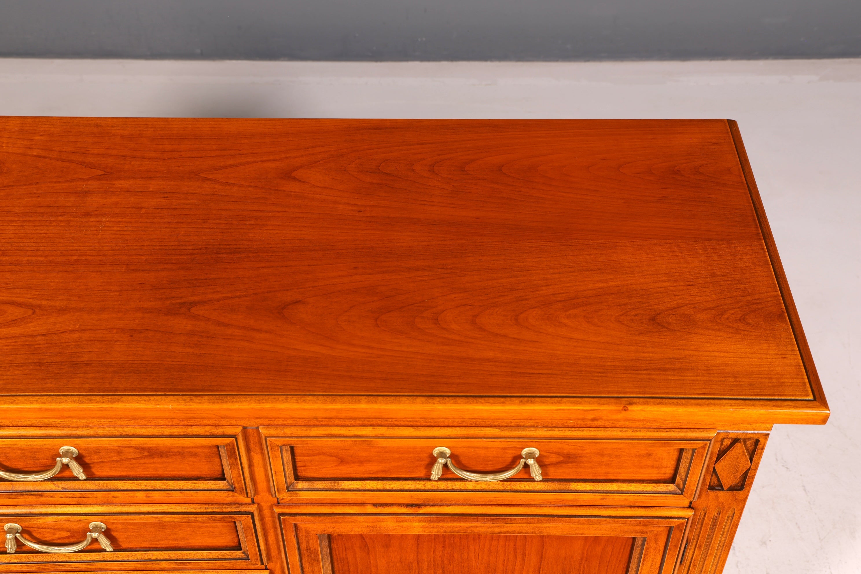 Beautiful original Selva sideboard, Villa Borghese, antique-style cabinet, chest of drawers, buffet, sideboard