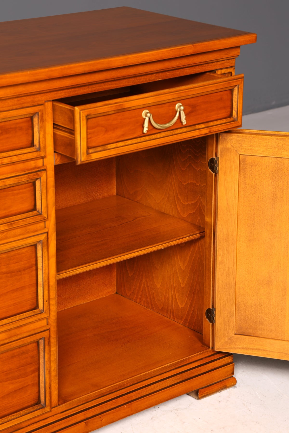 Beautiful original Selva sideboard, Villa Borghese, antique-style cabinet, chest of drawers, buffet, sideboard