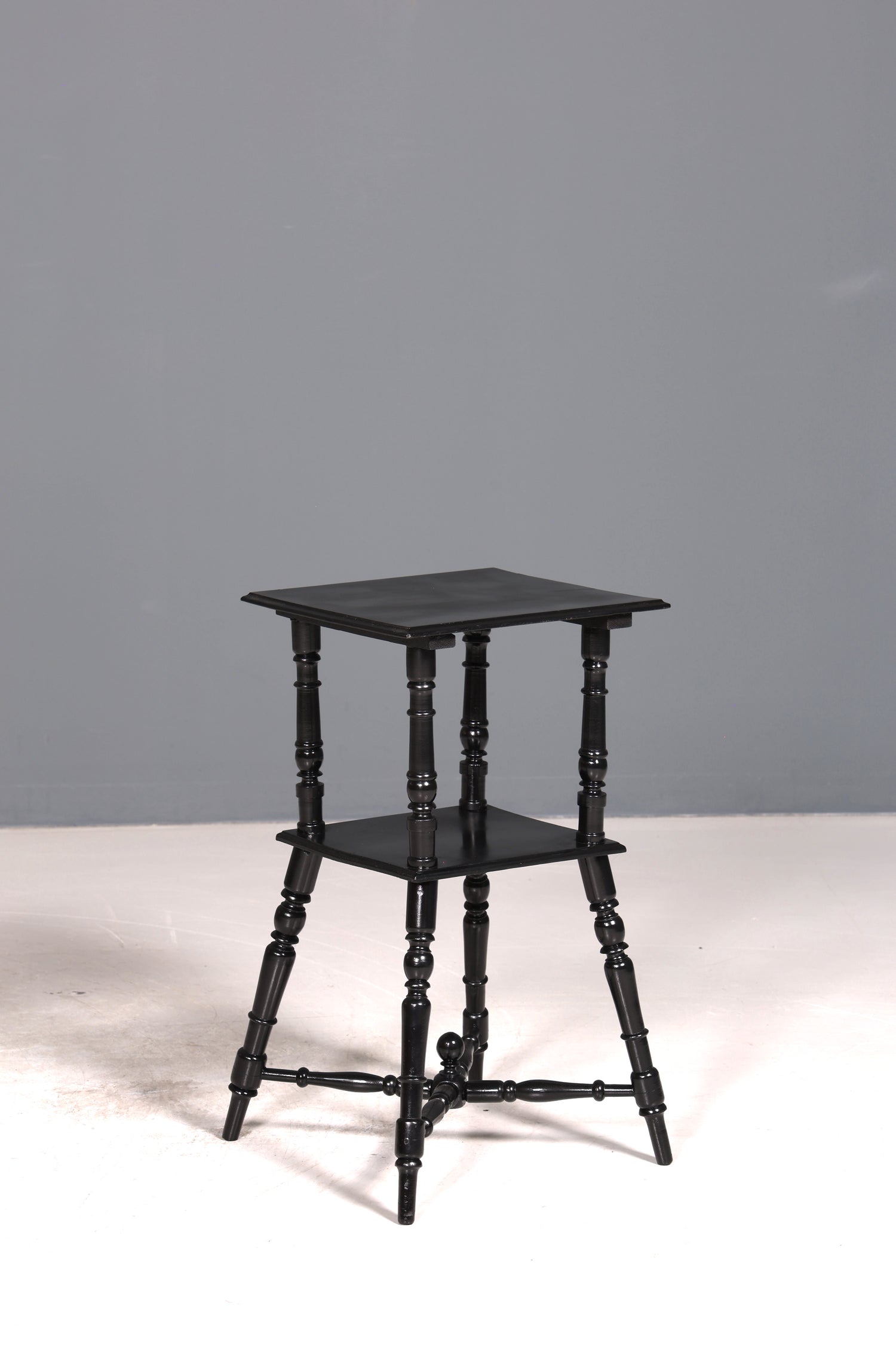 Wunderschöner Beistelltisch im Gründerzeit Stil gedrechselter Ablagetisch Telefontisch