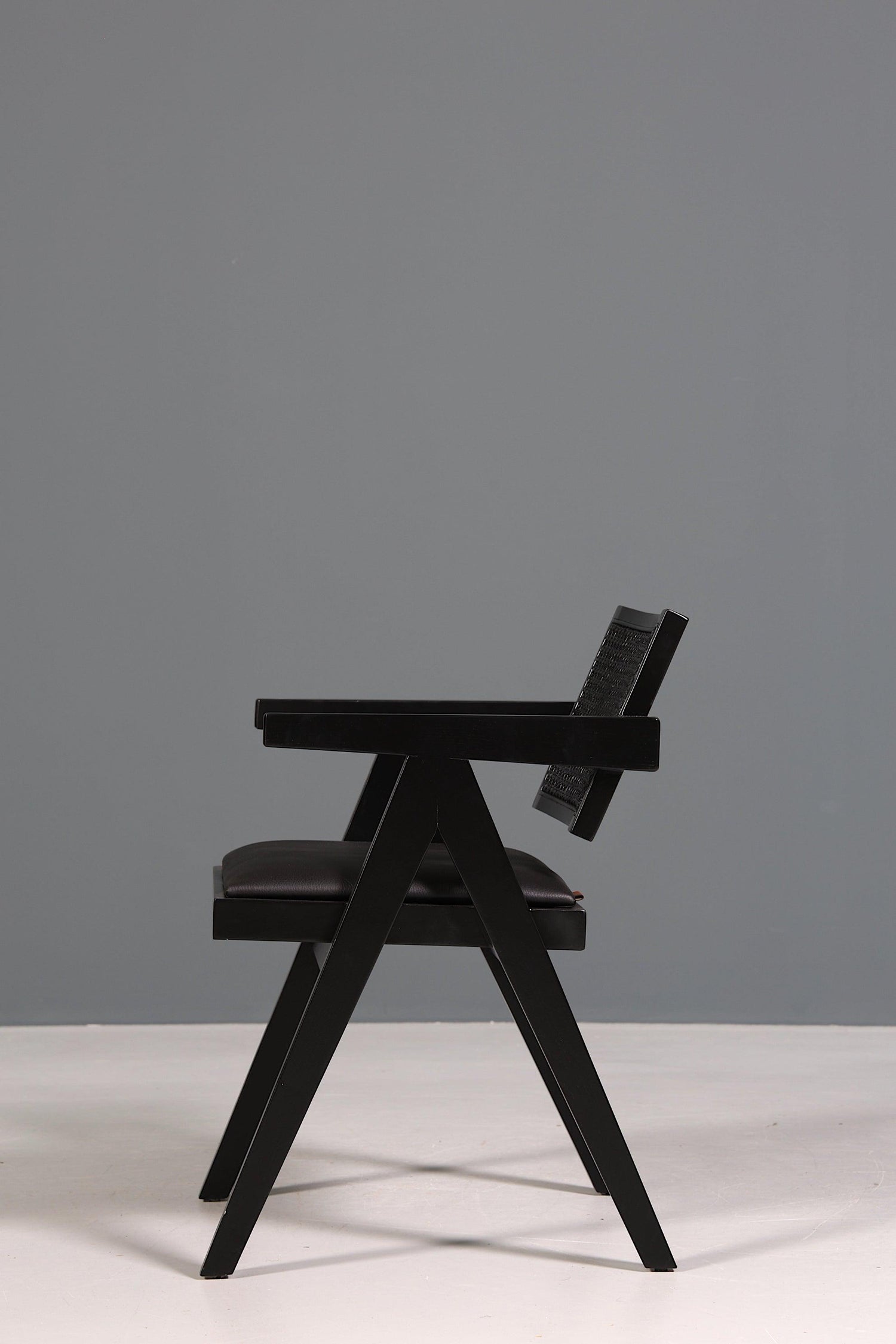 Sehr edler Korbgeflecht Stuhl &quot;Vienna Black +&quot; Armlehnsessel Bauhaus Relax Lounge Chair Stuhl Esszimmer Stuhl Küchenstuhl