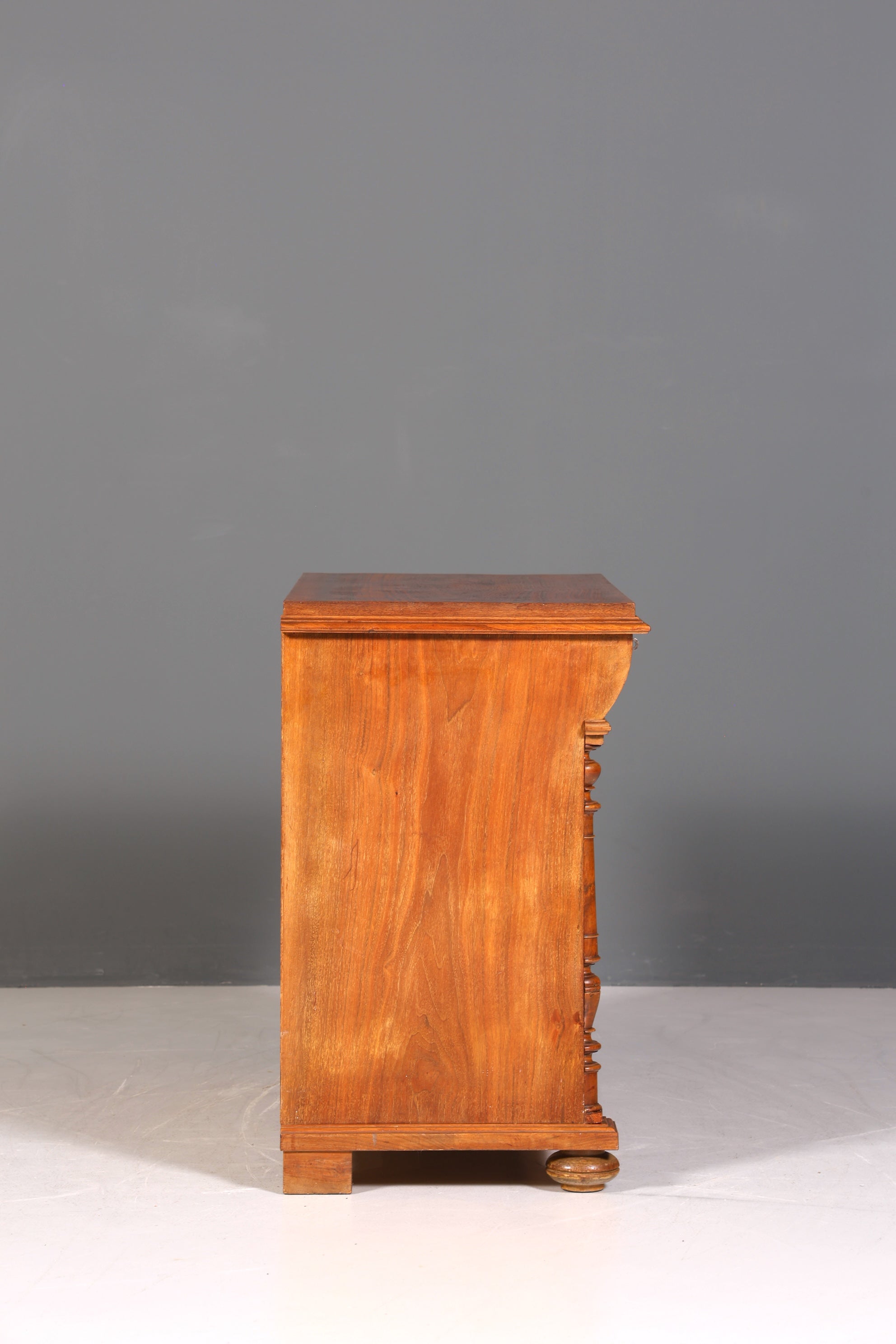 Stilvolles Gründerzeit Kommode Louis Philippe Schubladenkommode Nussbaum Sideboard um 1880