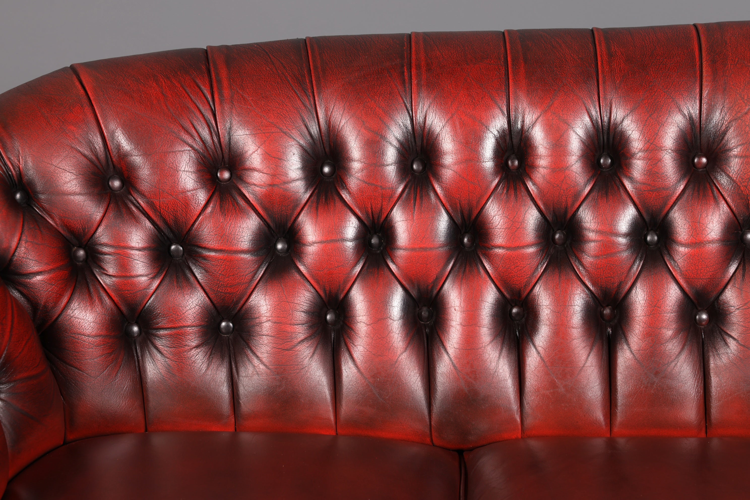 G421 Finish Wunderschönes Original Chesterfield Sofa 3- Sitzer echt Leder Oxblood Couch Englisch (Kopie)