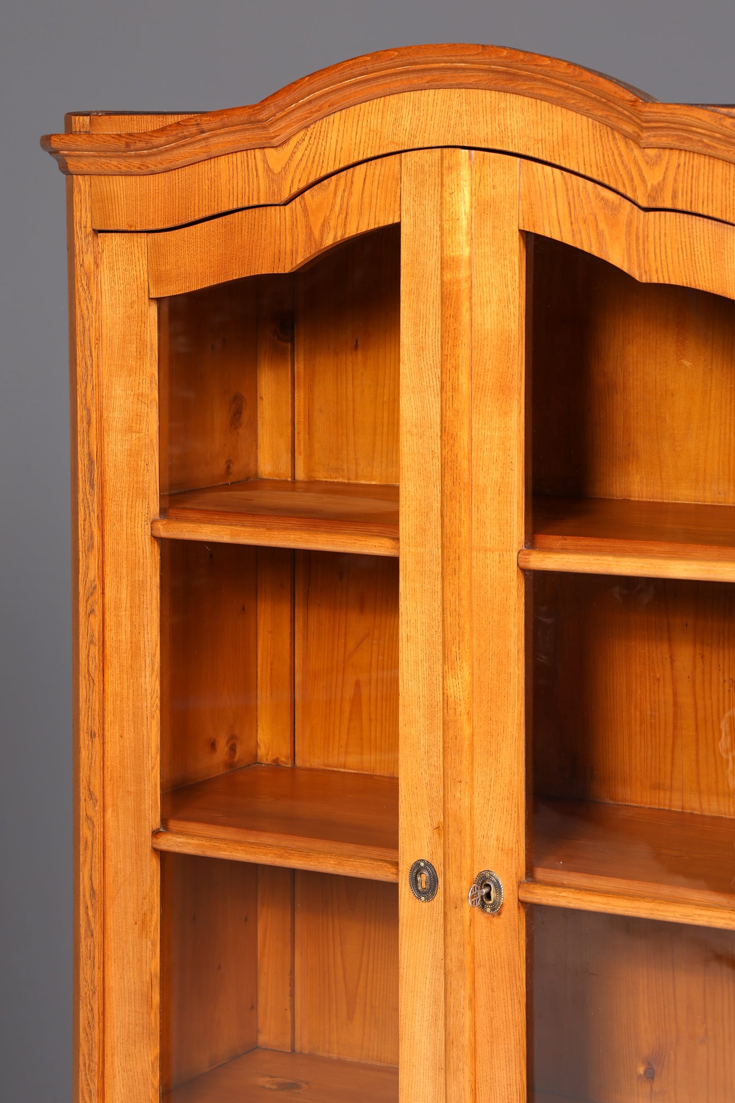 Wunderschöne Antik Vitrine Eiche Geschirrschrank Biedermeier Weichholz Glasvitrine Bücherregal Landhaus Regal
