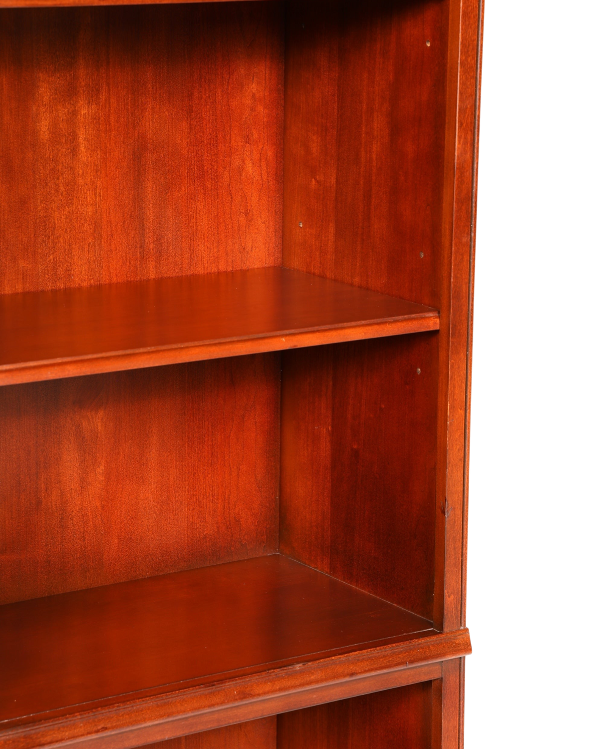 Hauptstadt Möblerei Drexel Heritage Bücherregal aus massivem Holz mit warmer Maserung im klassischen Vintage-Stil