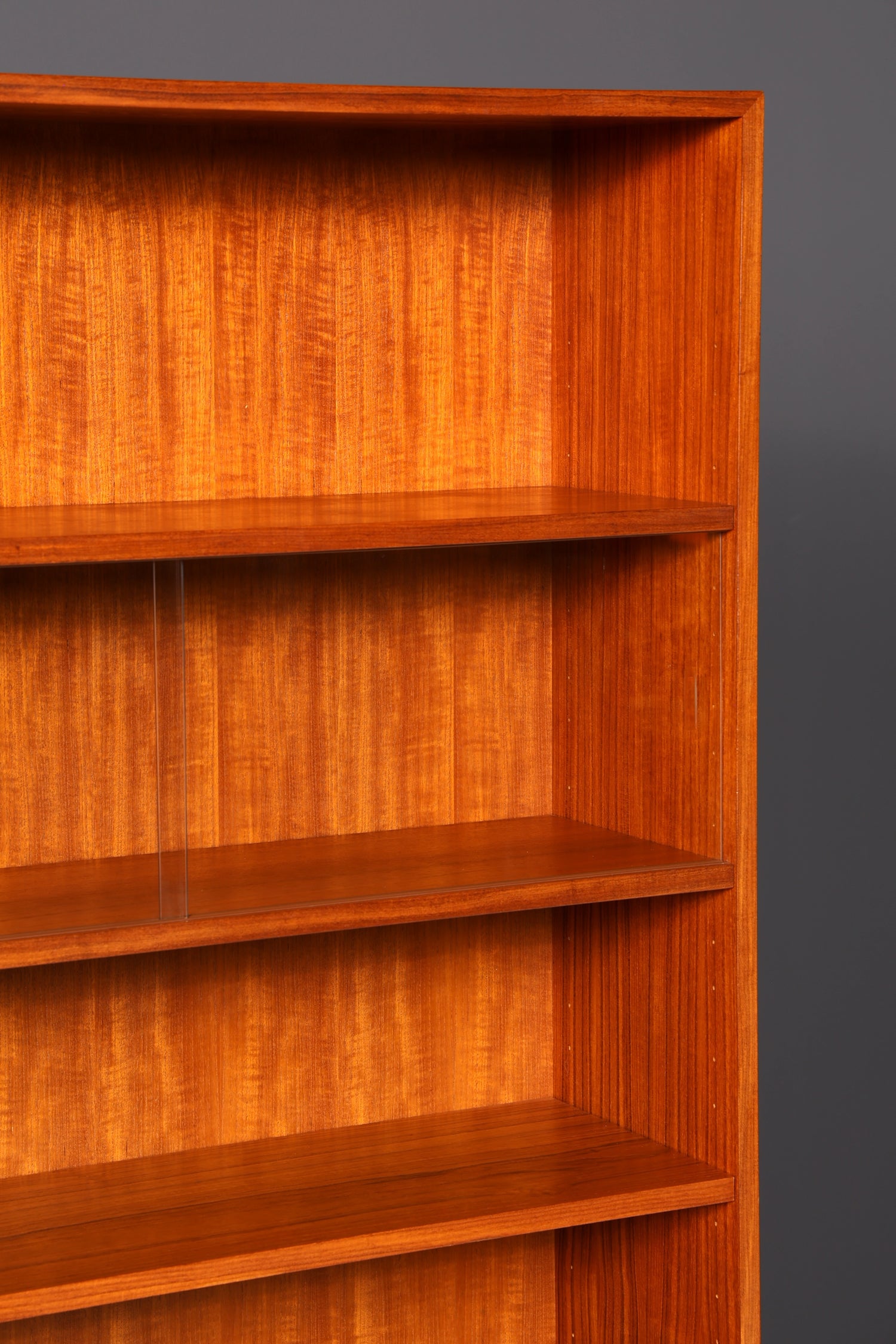 G436 Finish Wunderschöne Mid Century Vitrine Vintage Schrank Regal Retro Bücherregal Buchablage 60s (Kopie)