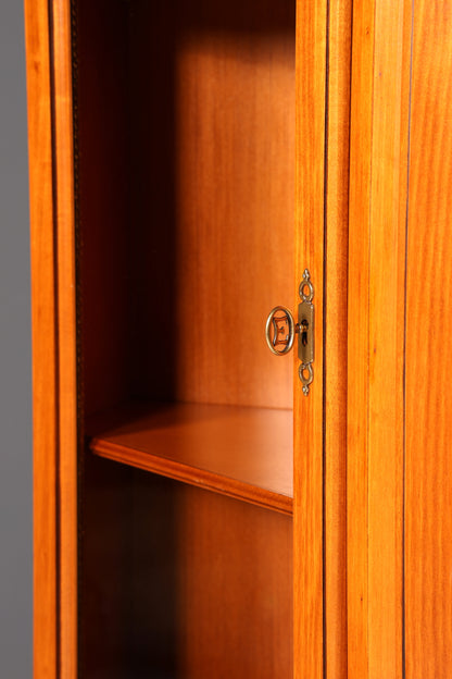 Traumhafte Original Selva Vitrine Antik Stil massiv Holz Buffet Schrank Bibliothek