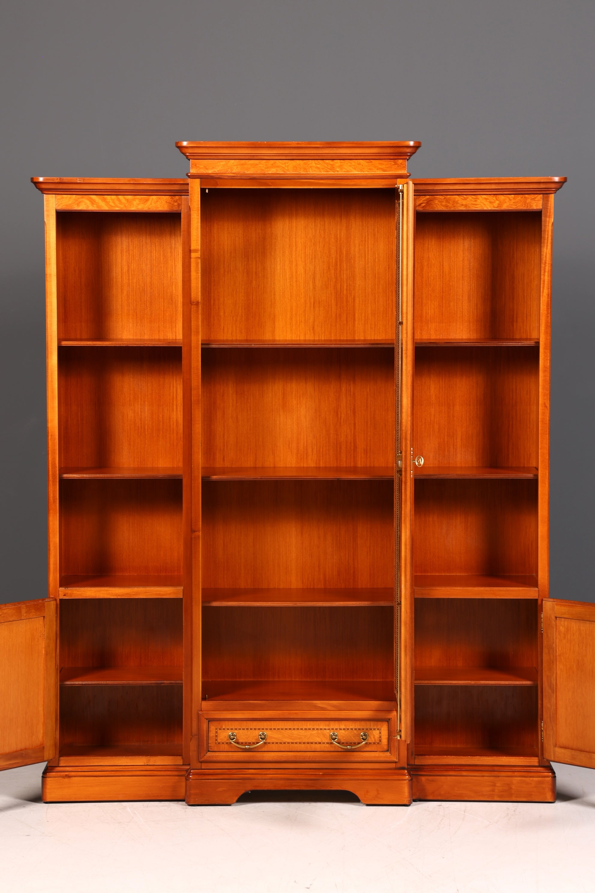 Wunderschöne Englische Vitrine Eibe Bücherschrank Buffet Antik Stil Glasvitrine Bibliothek